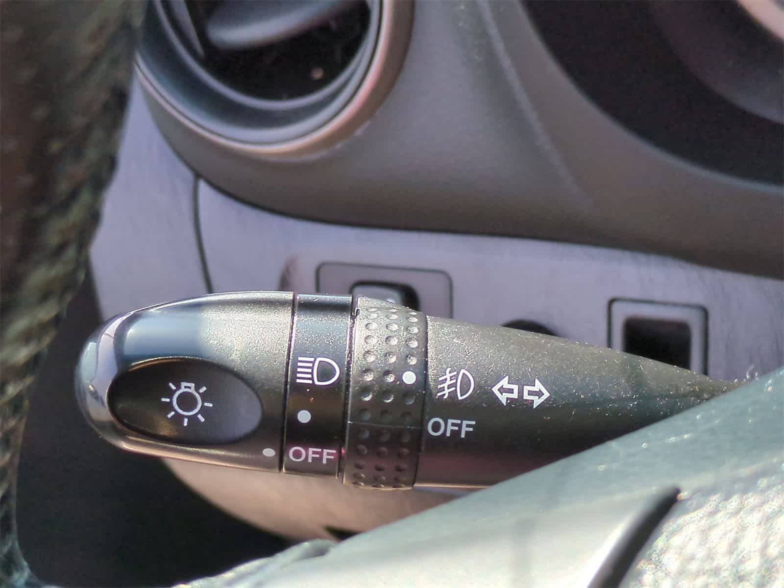 Thumbnail: 2005 Toyota RAV4 - 25