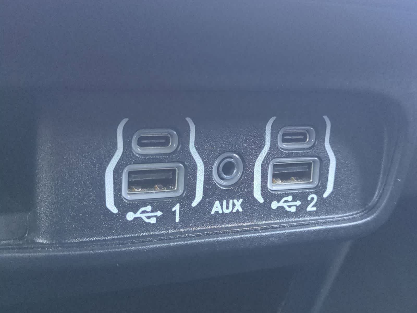 2024 Chrysler Pacifica PHEV Select - Photo 30