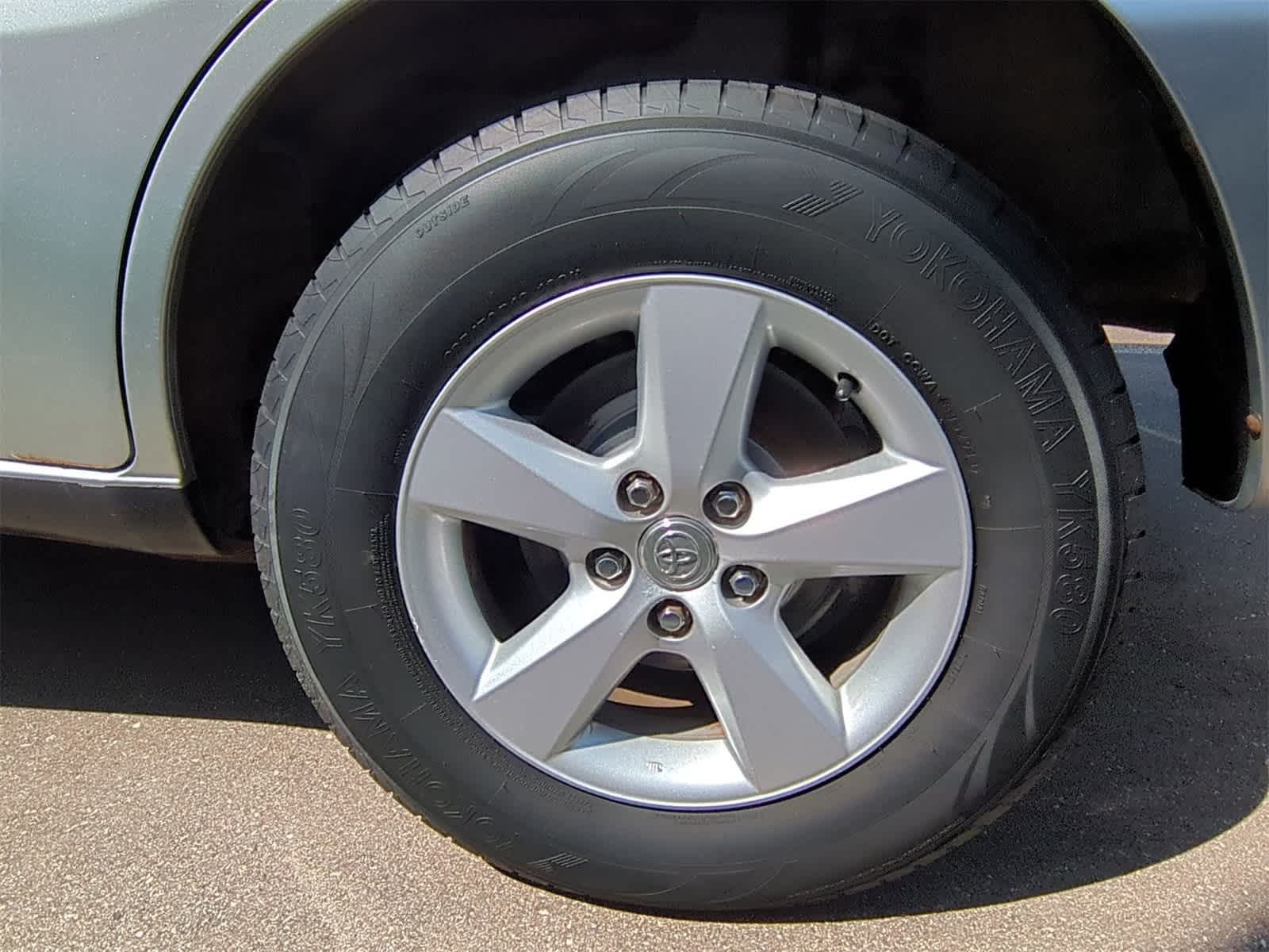 Thumbnail: 2005 Toyota RAV4 - 14