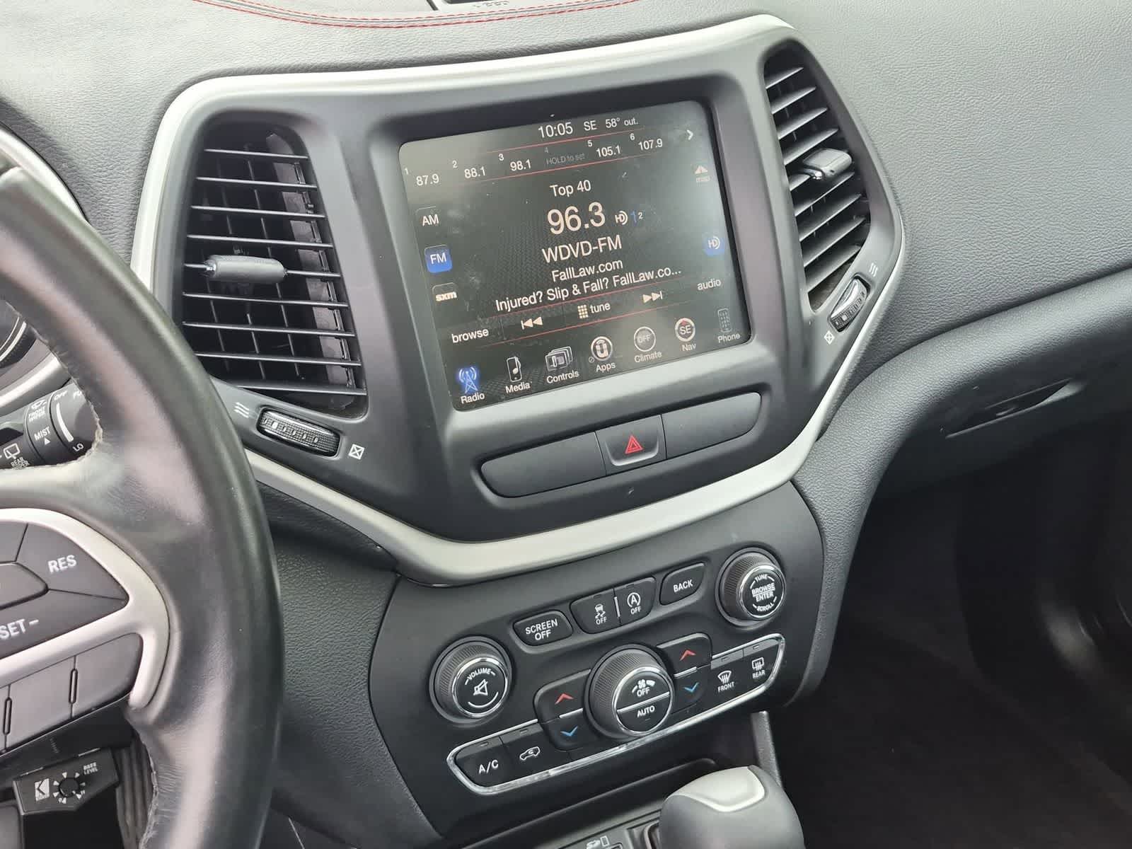 Thumbnail: 2016 Jeep Cherokee - 37