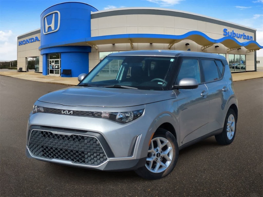 Used 2024 Kia Soul LX Sedan