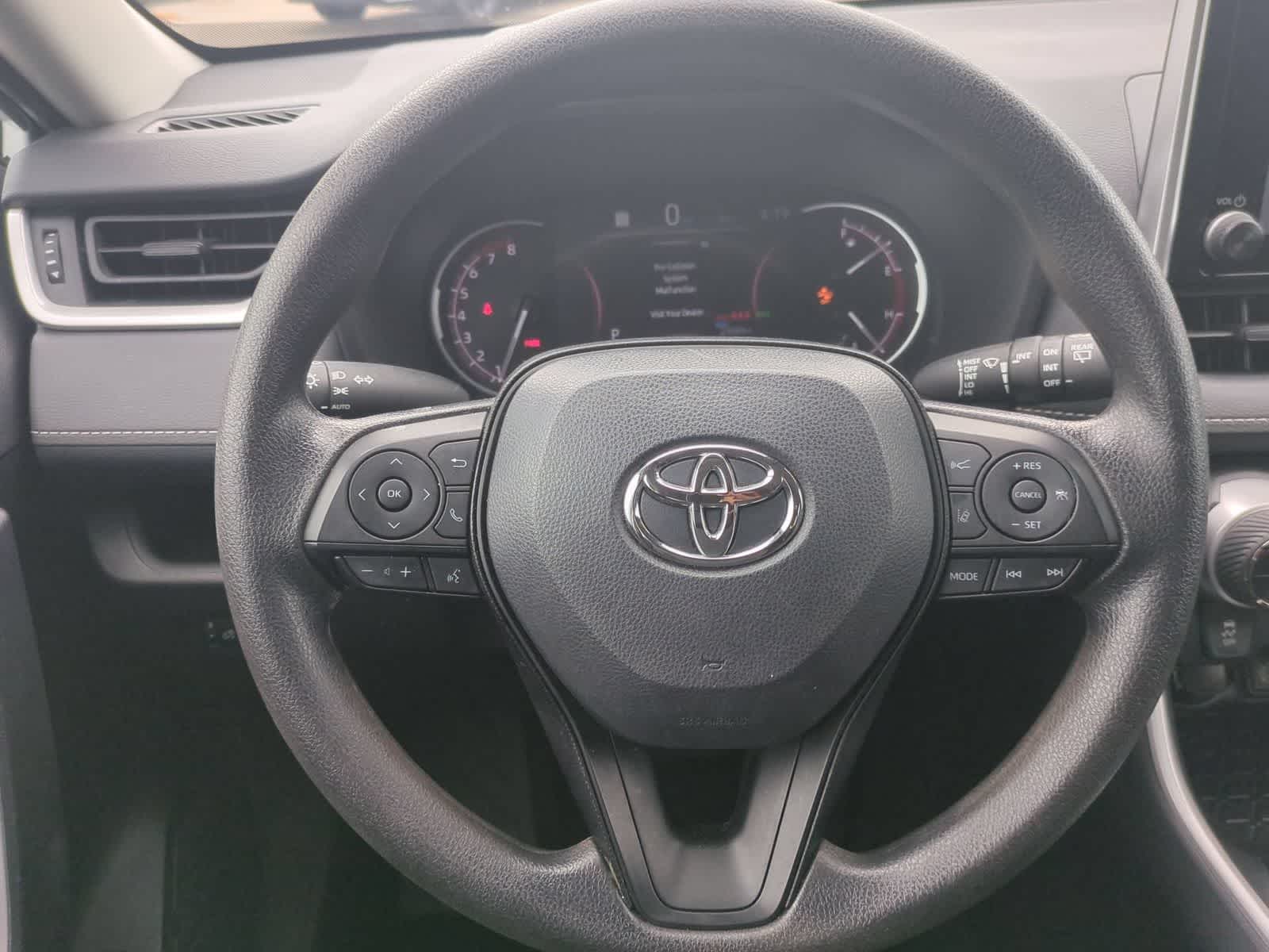 2025 Toyota RAV4 XLE - Photo 22