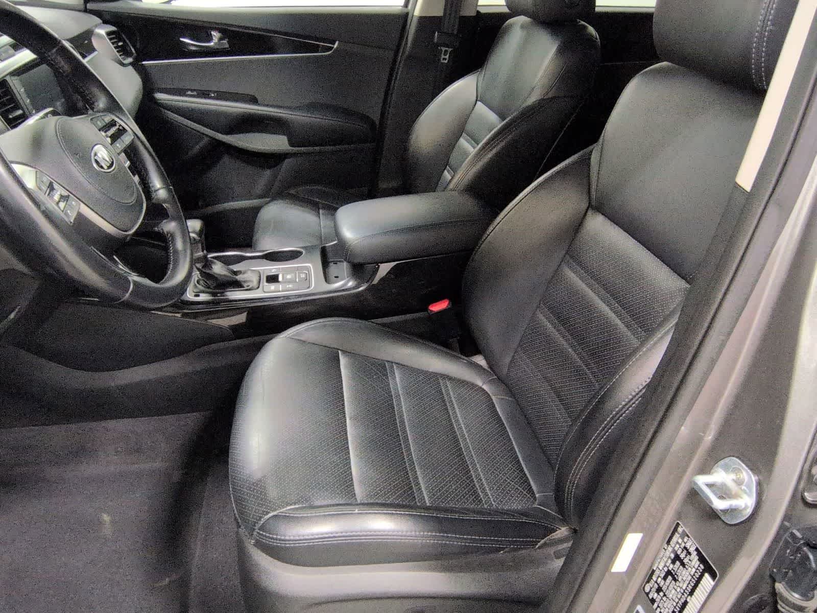 Thumbnail: 2019 Kia Sorento - 17