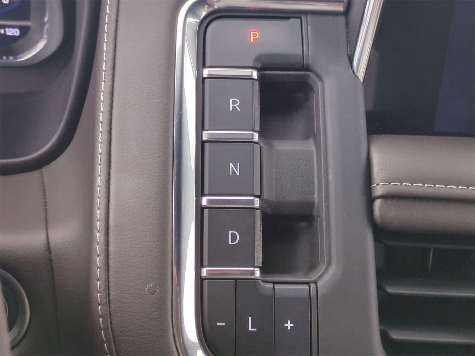 Thumbnail: 2023 Chevrolet Tahoe - 32