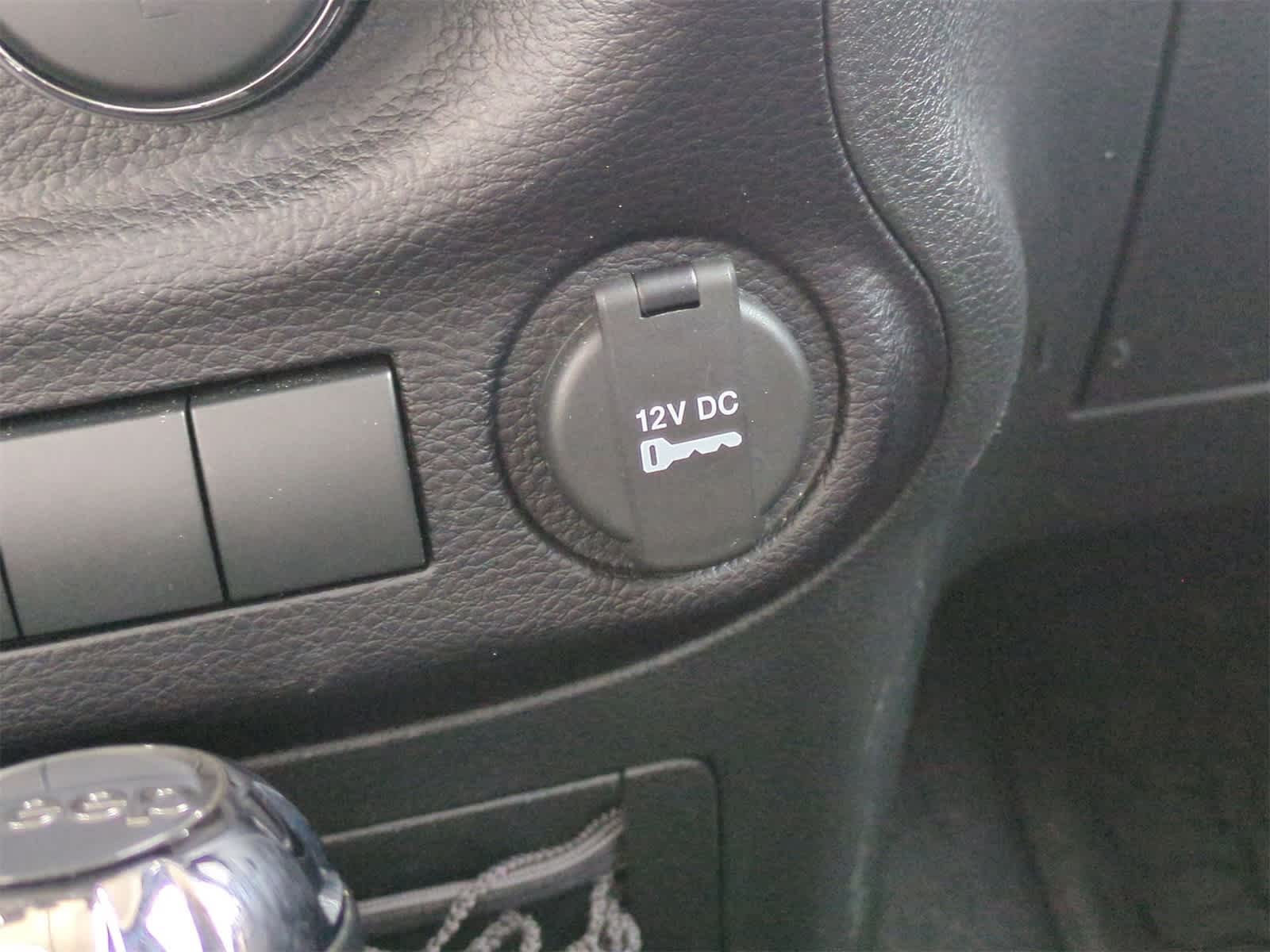 Thumbnail: 2016 Jeep Wrangler - 28