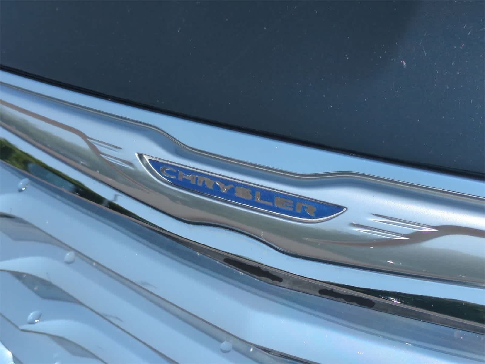 Thumbnail: 2011 Chrysler 200 - 12