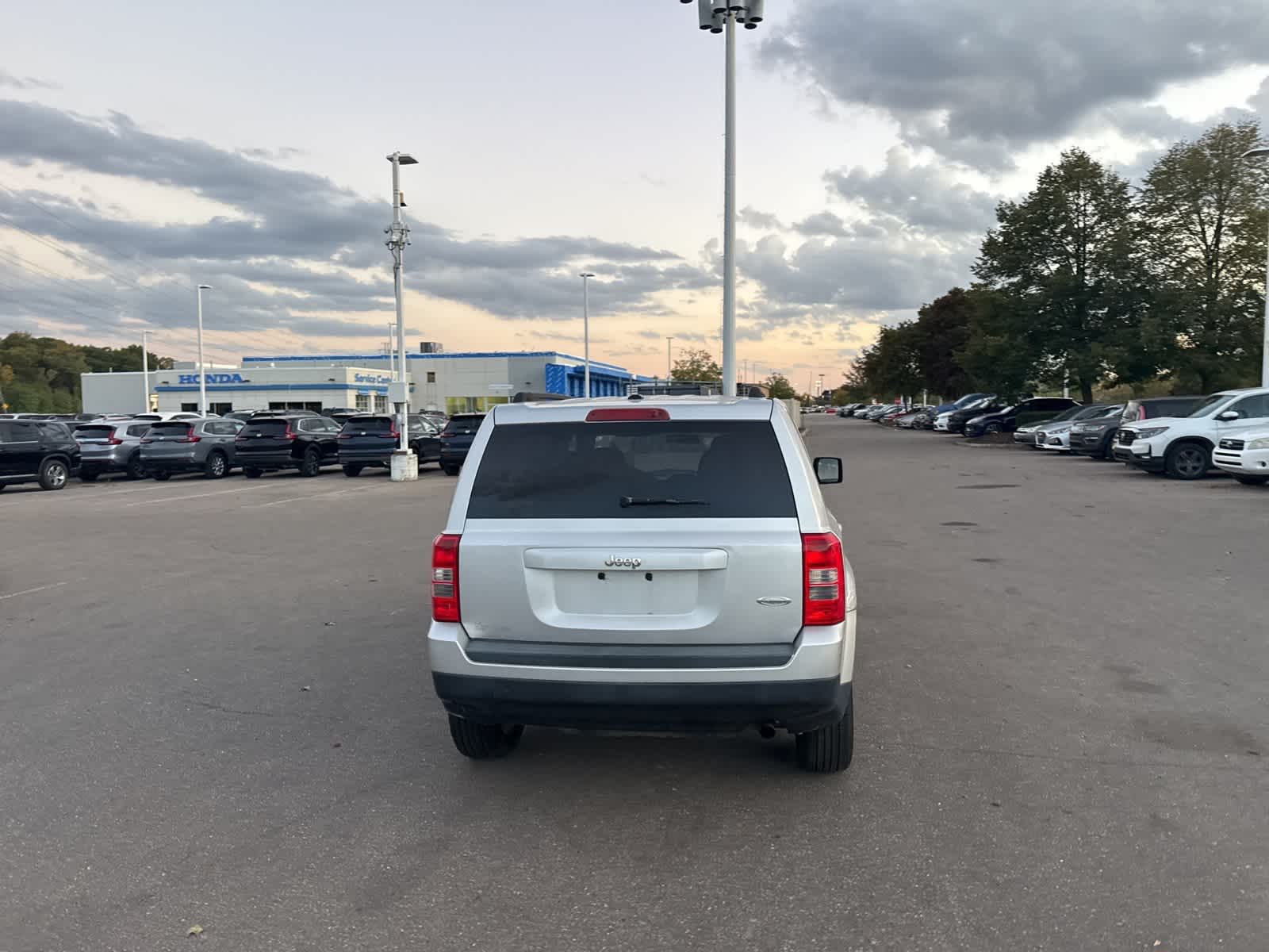 Thumbnail: 2011 Jeep Patriot - 19