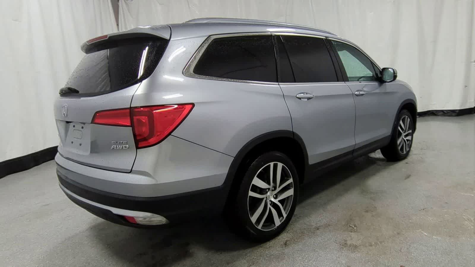 Thumbnail: 2018 Honda Pilot - 8