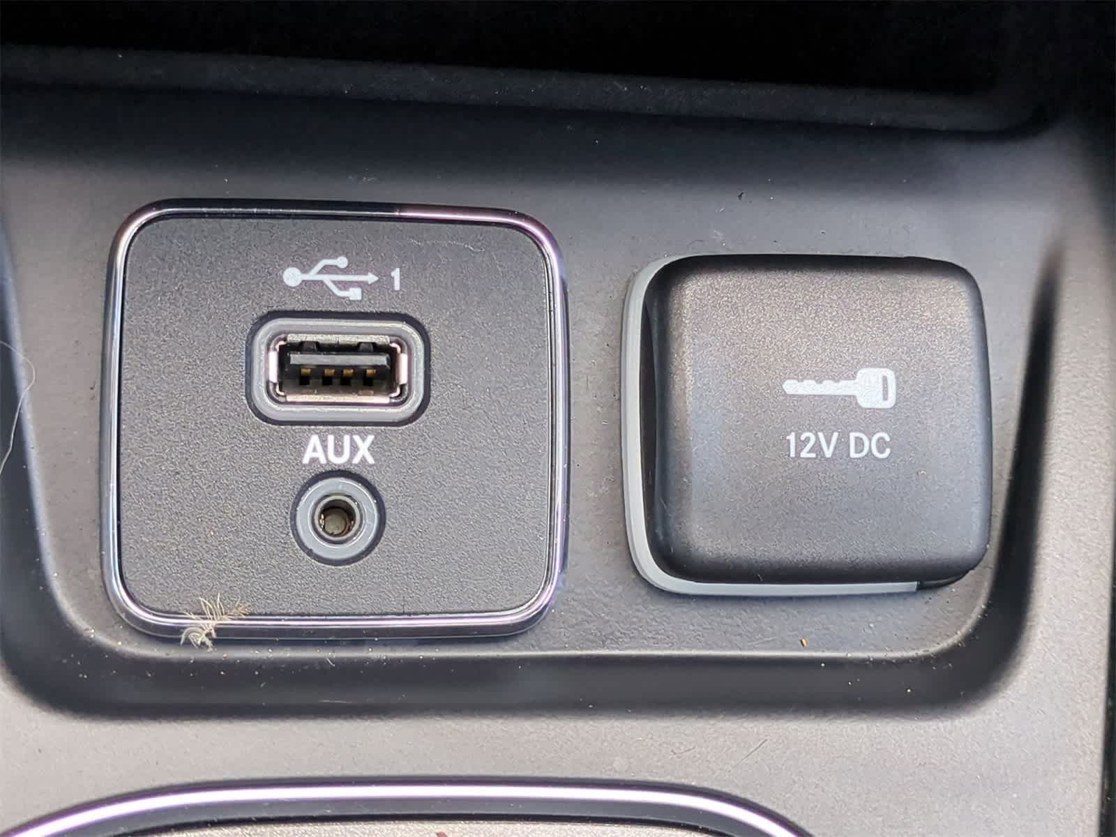 Thumbnail: 2019 Jeep Cherokee - 30