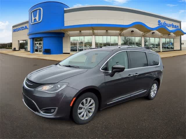 2018 Chrysler Pacifica Touring 4