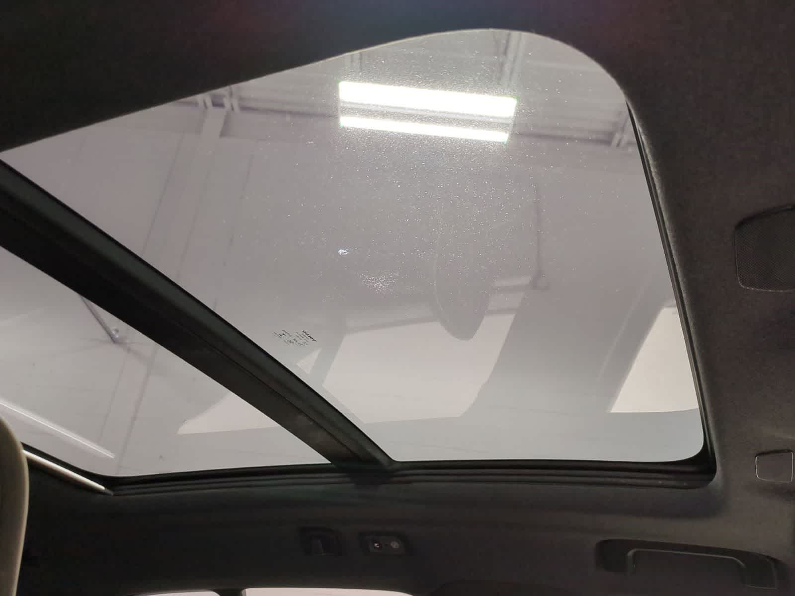 Thumbnail: 2019 Volvo XC40 - 23