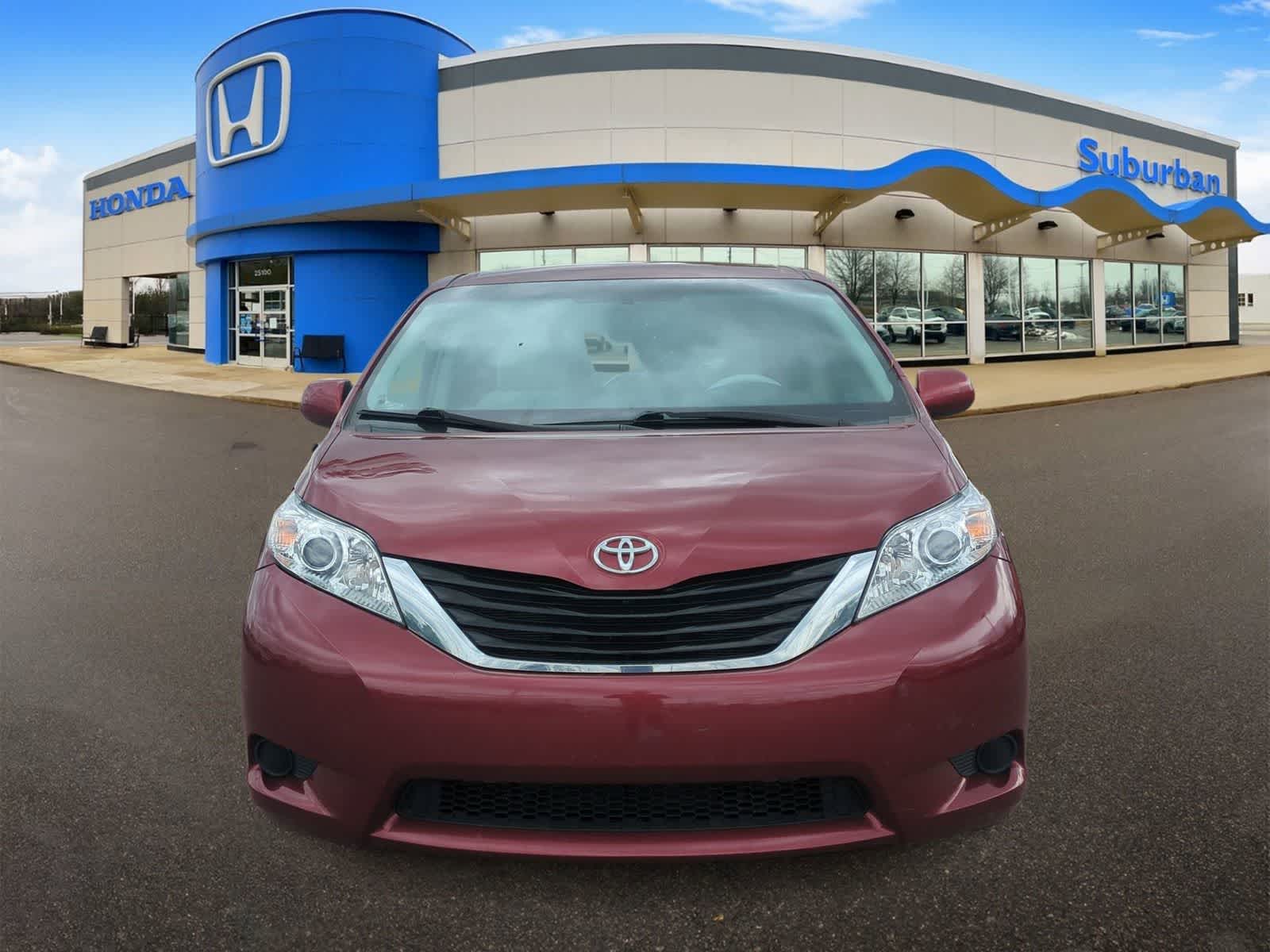 Thumbnail: 2012 Toyota Sienna - 3