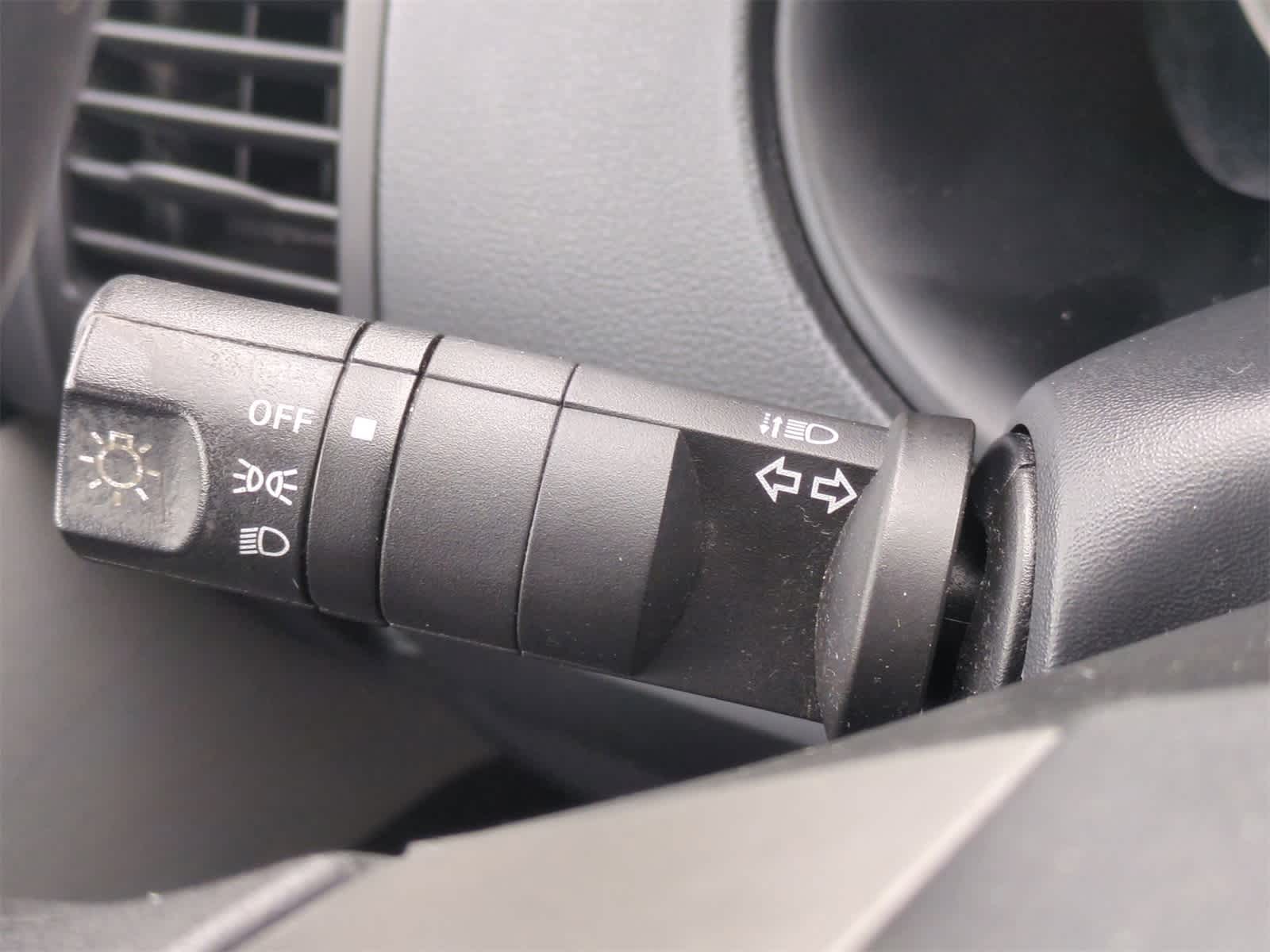 Thumbnail: 2011 Nissan Sentra - 26