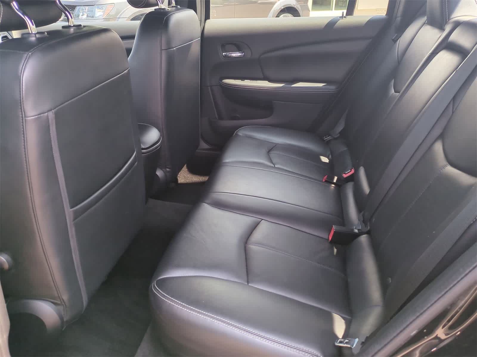 Thumbnail: 2011 Chrysler 200 - 19