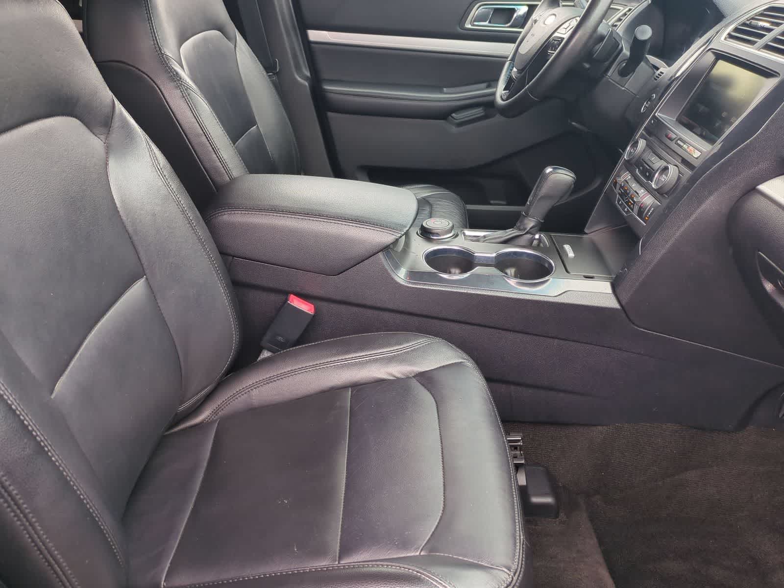 Thumbnail: 2016 Ford Explorer - 21