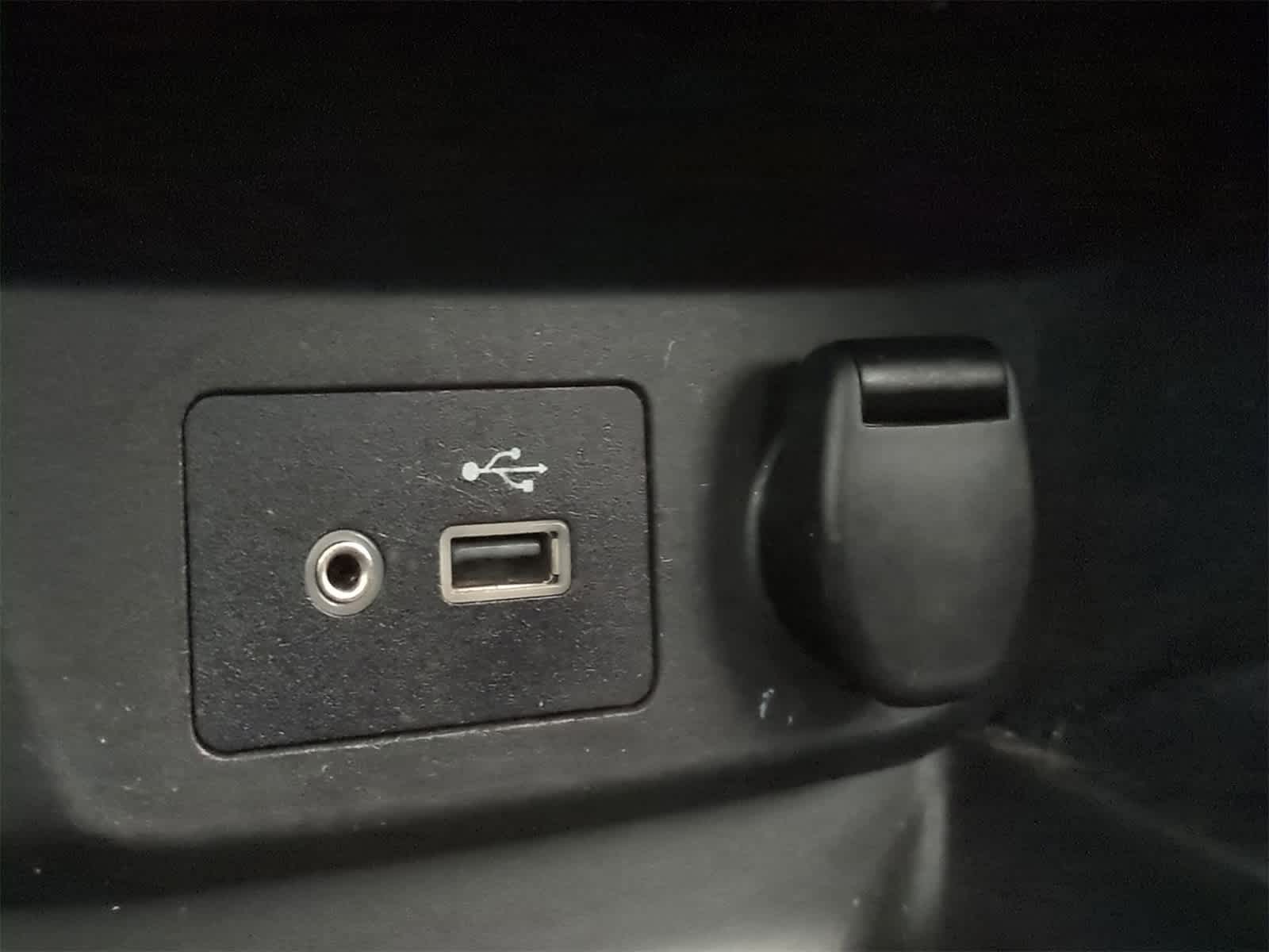 Thumbnail: 2018 Nissan Rogue - 32