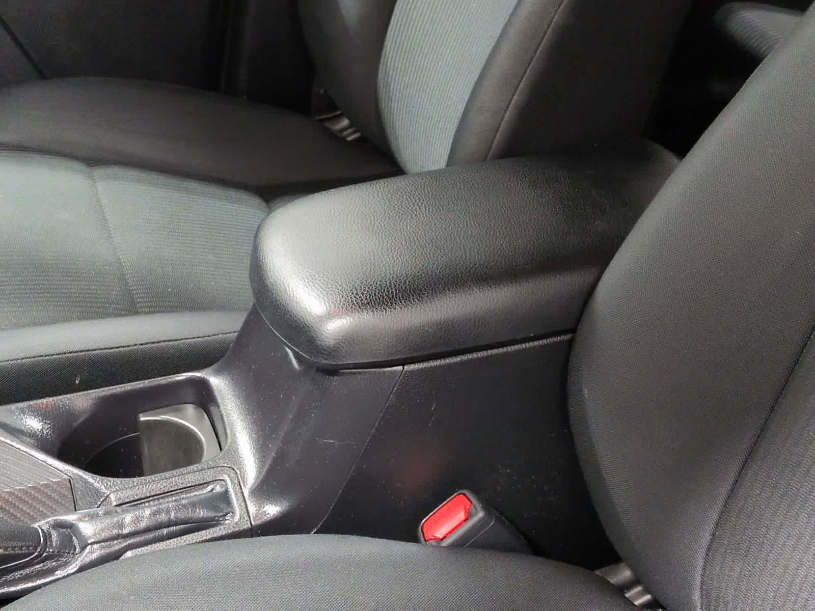 Thumbnail: 2015 Toyota RAV4 - 28