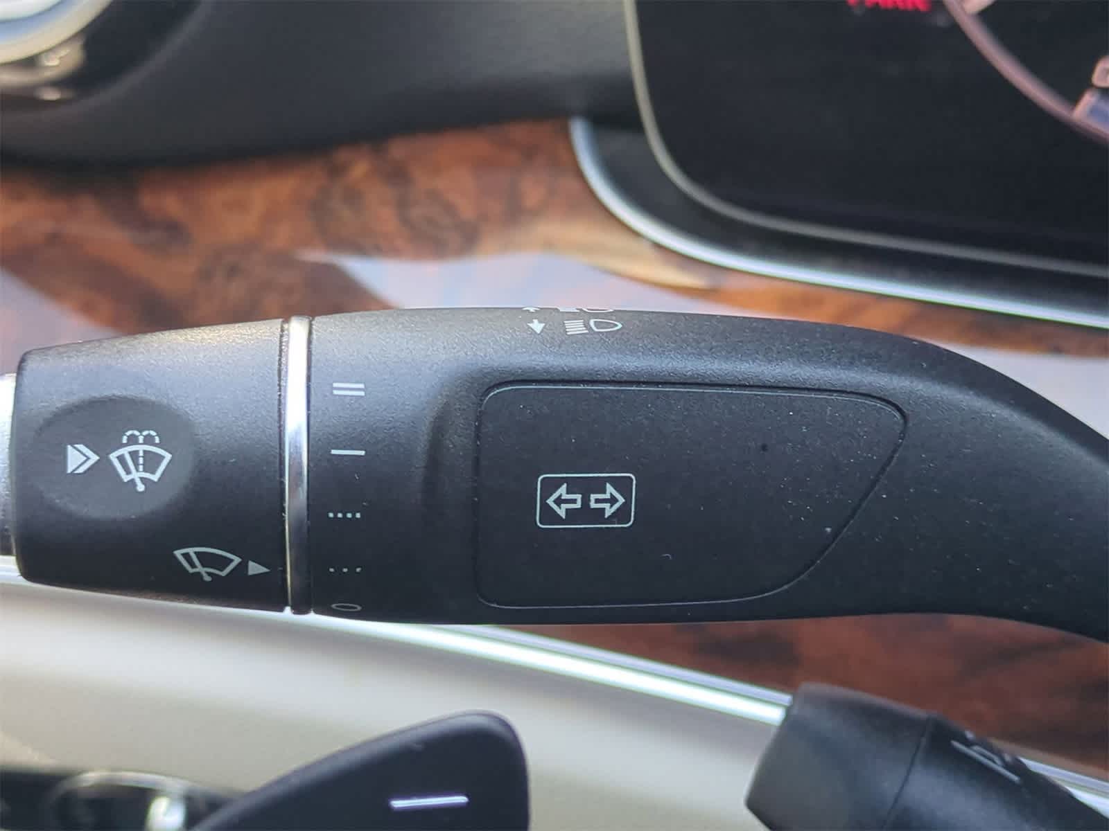 Thumbnail: 2020 Mercedes-Benz E-Class - 27