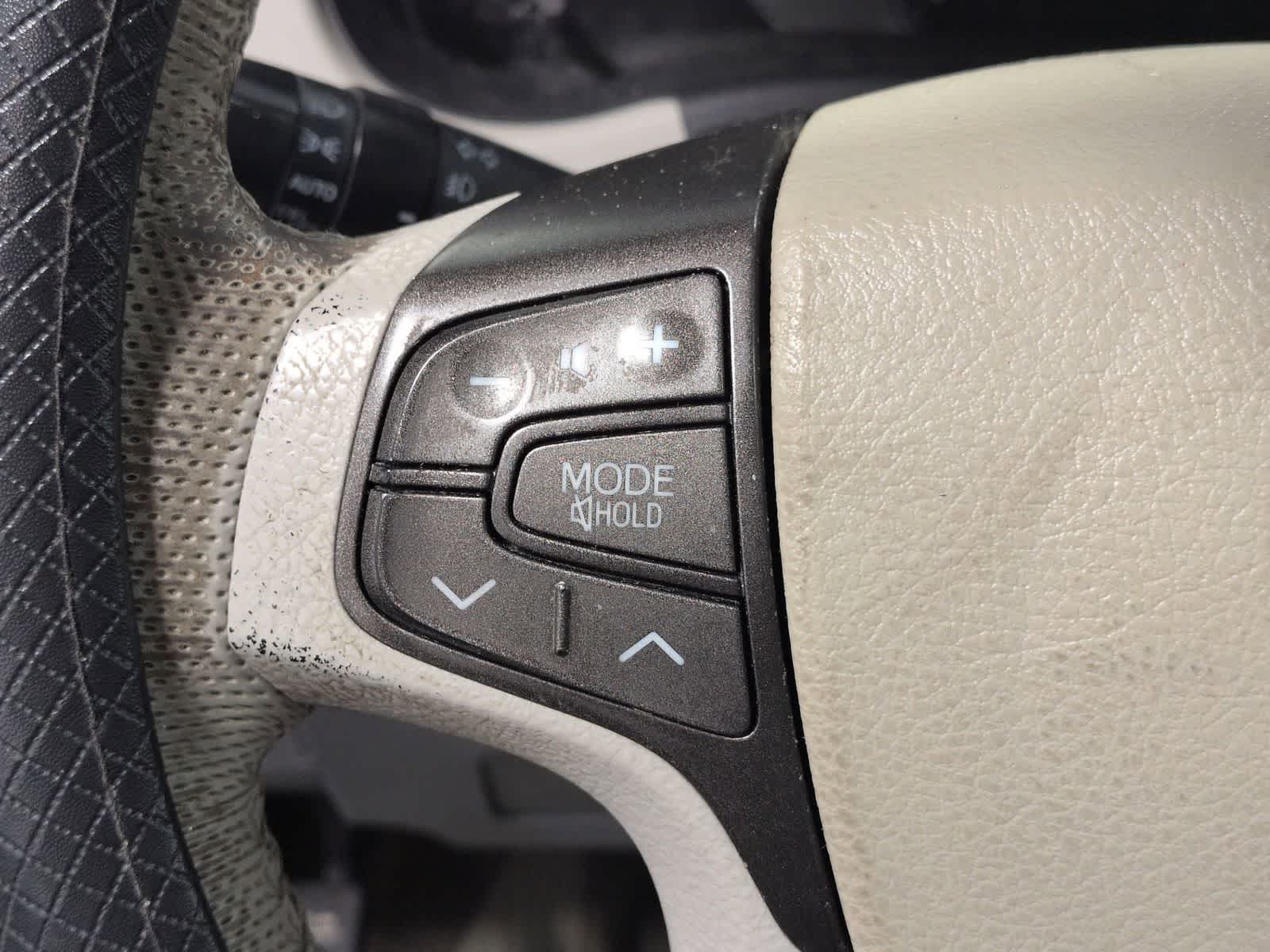 Thumbnail: 2013 Toyota Sienna - 26