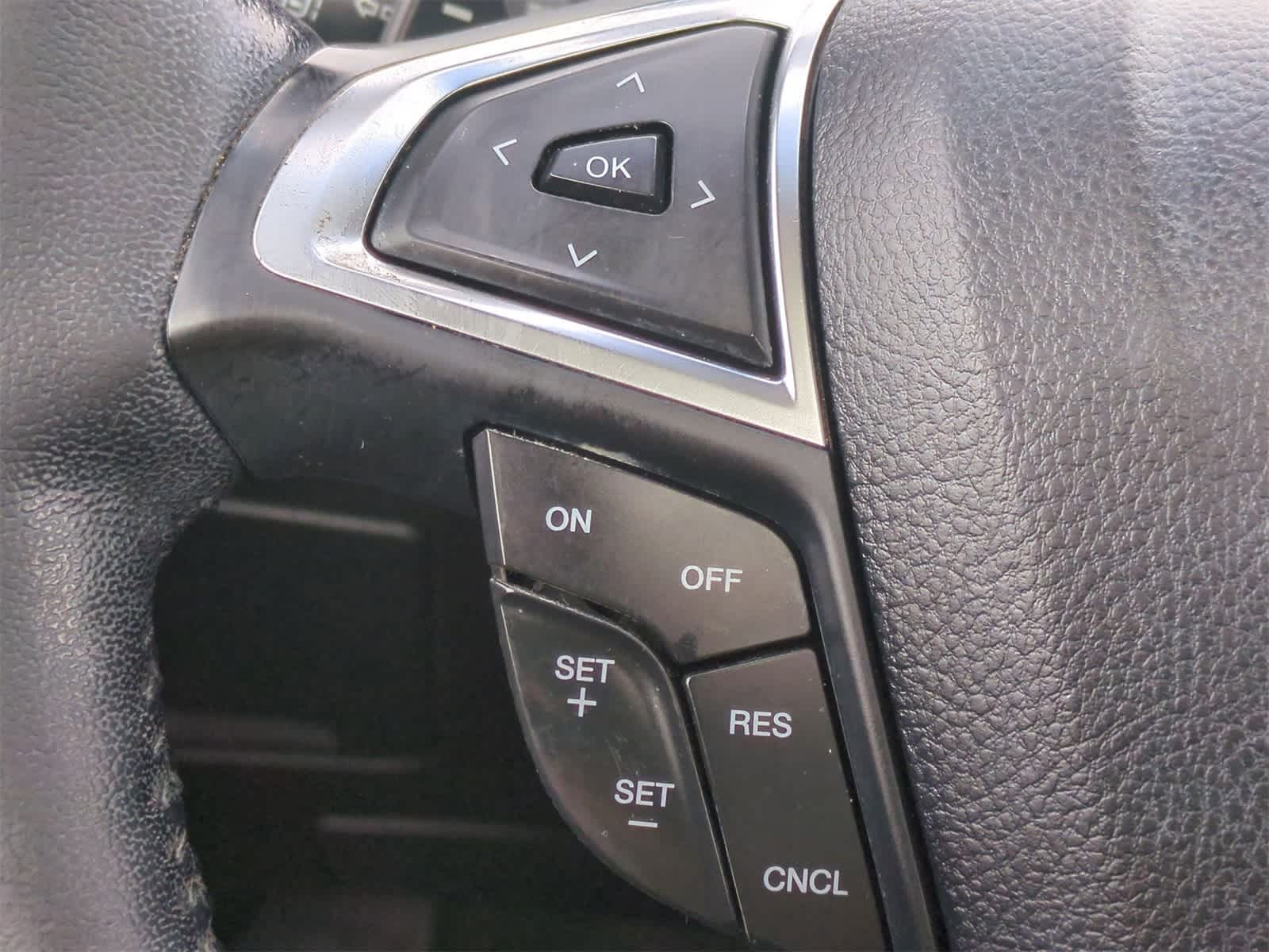2020 Ford Edge SEL 25