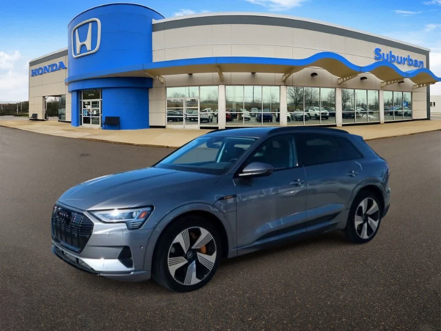 Thumbnail: 2022 Audi e-tron - 4