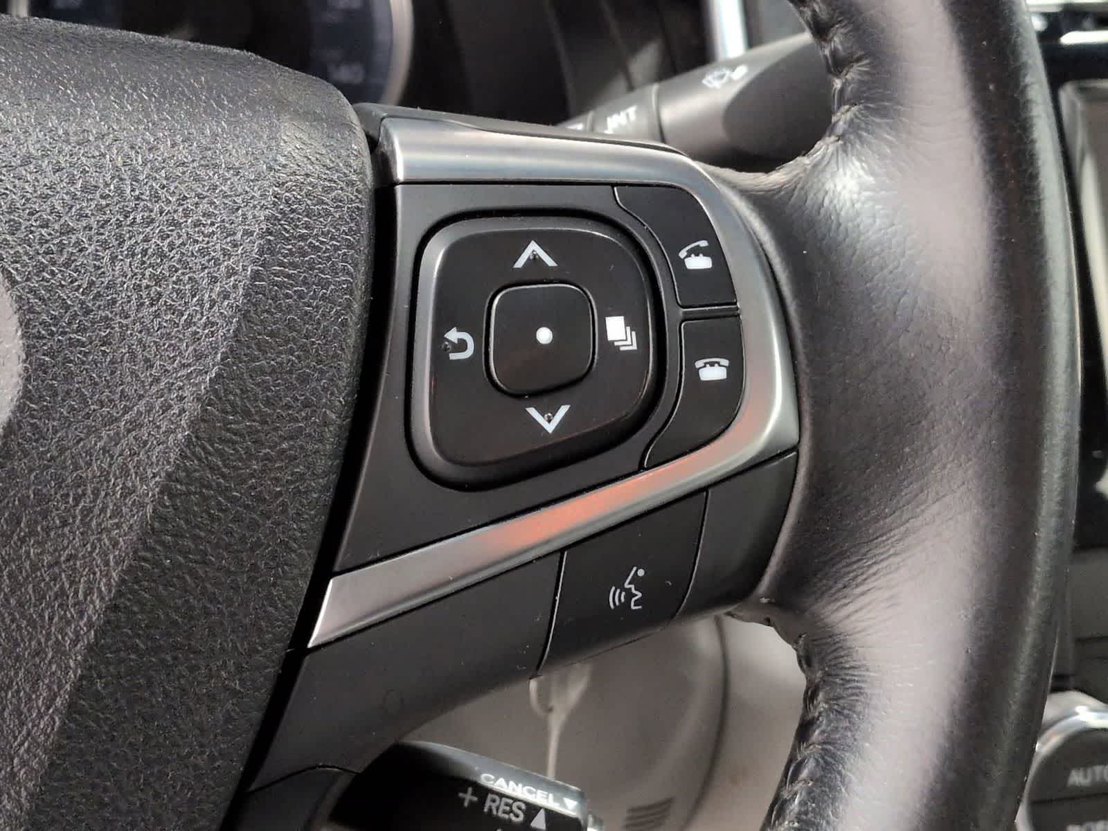 Thumbnail: 2015 Toyota Camry - 25