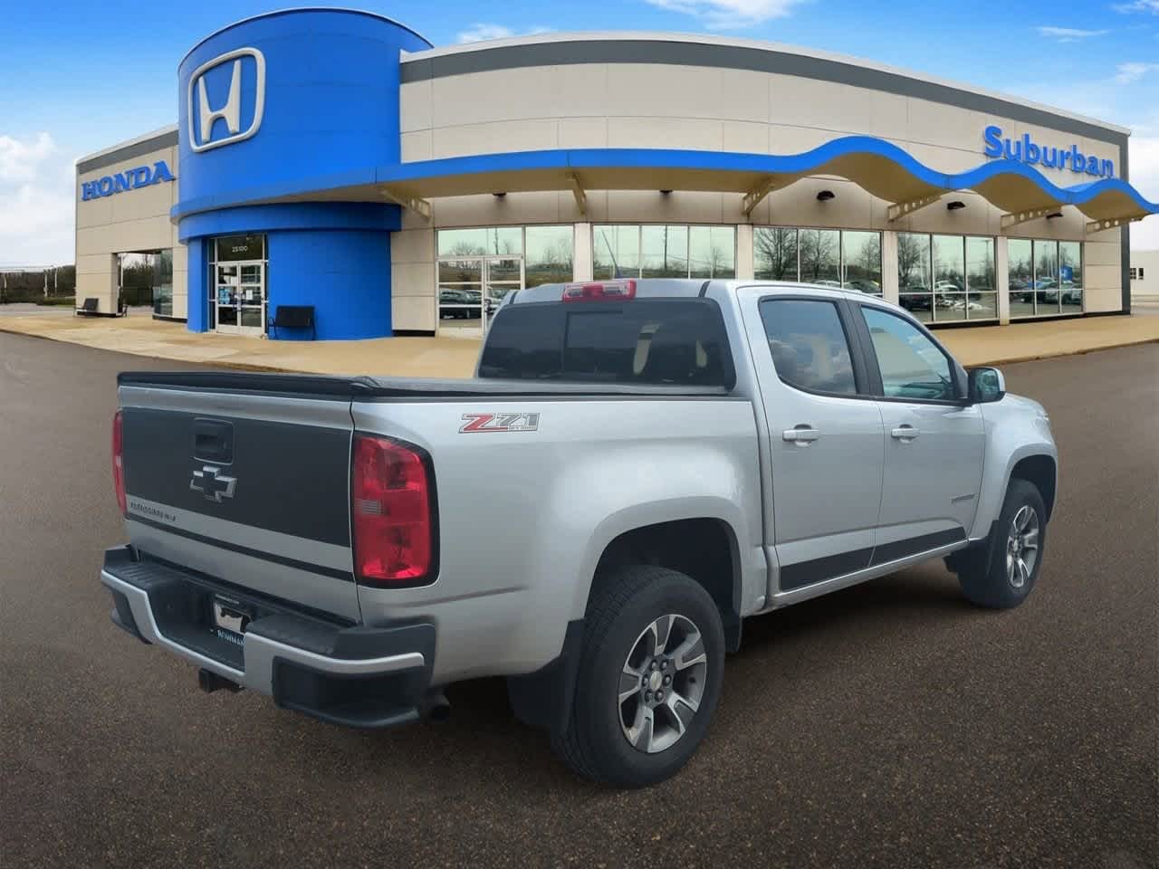 Thumbnail: 2017 Chevrolet Colorado - 8