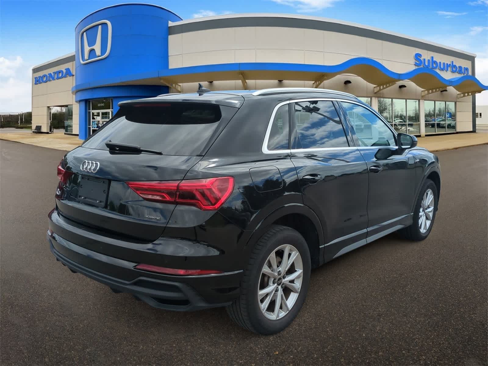 Thumbnail: 2023 Audi Q3 - 8