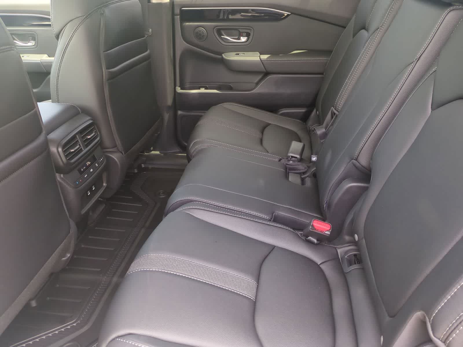Thumbnail: 2026 Honda Pilot - 19