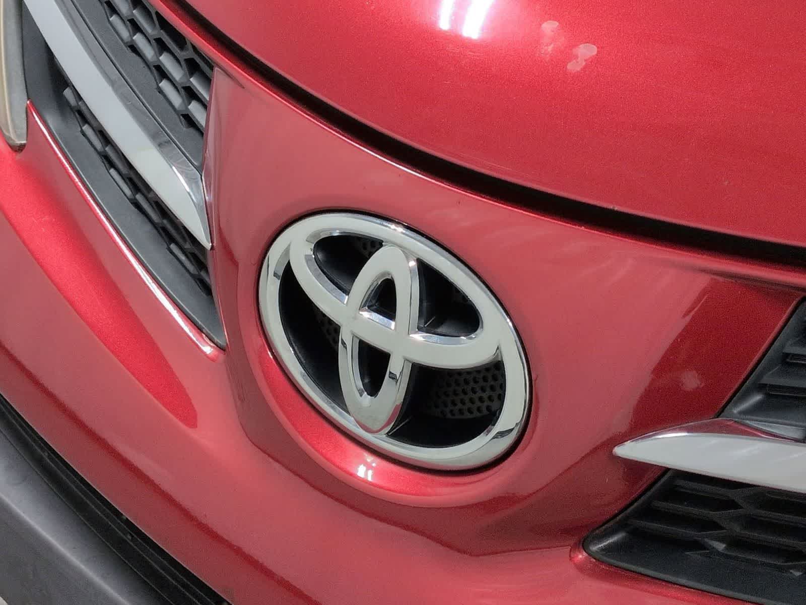 Thumbnail: 2015 Toyota RAV4 - 12