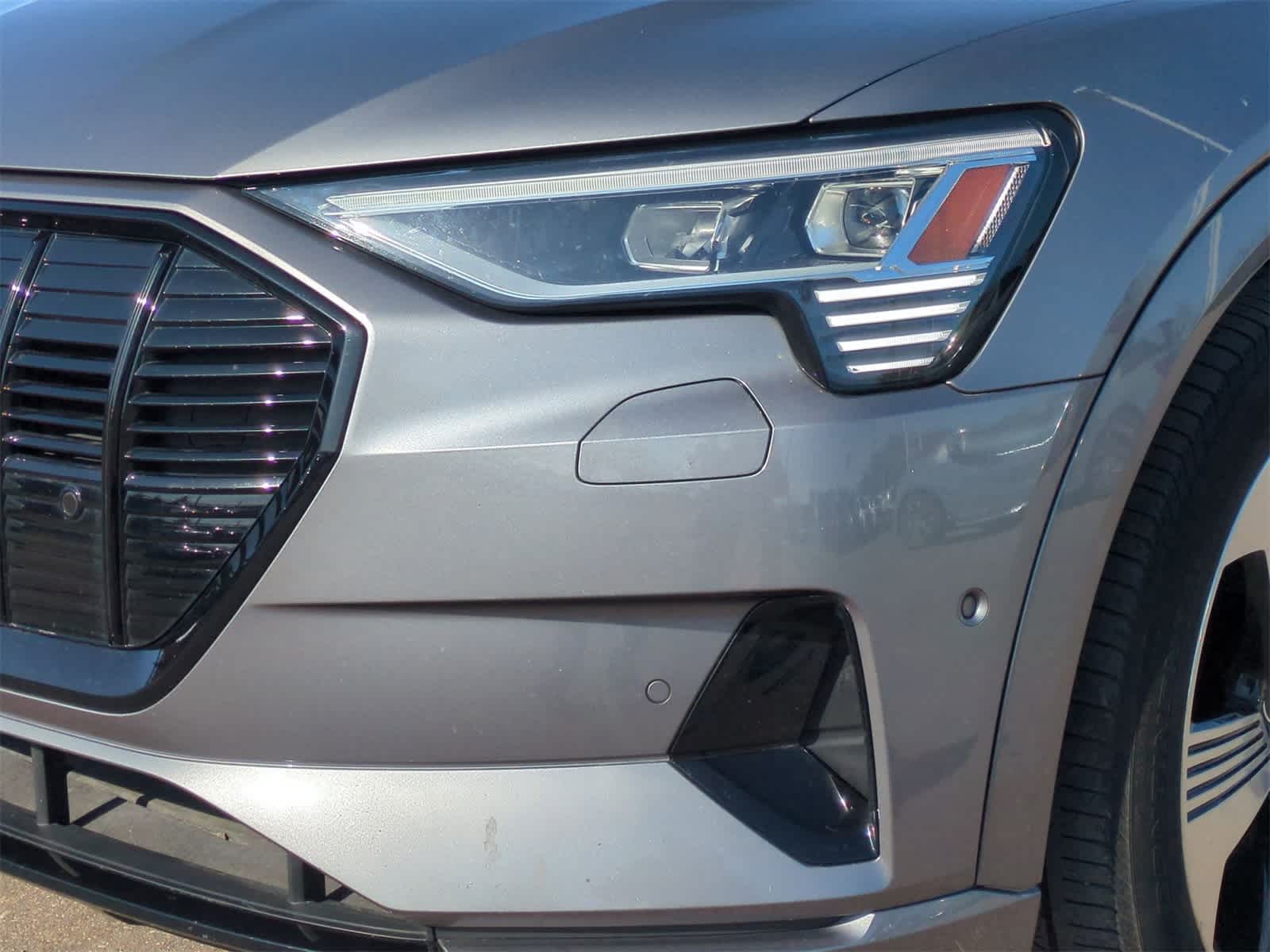 Thumbnail: 2022 Audi e-tron - 11