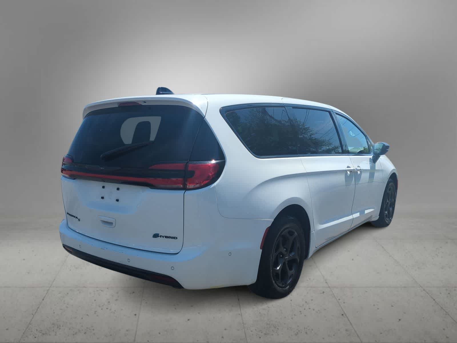 2024 Chrysler Pacifica PHEV Select - Photo 8