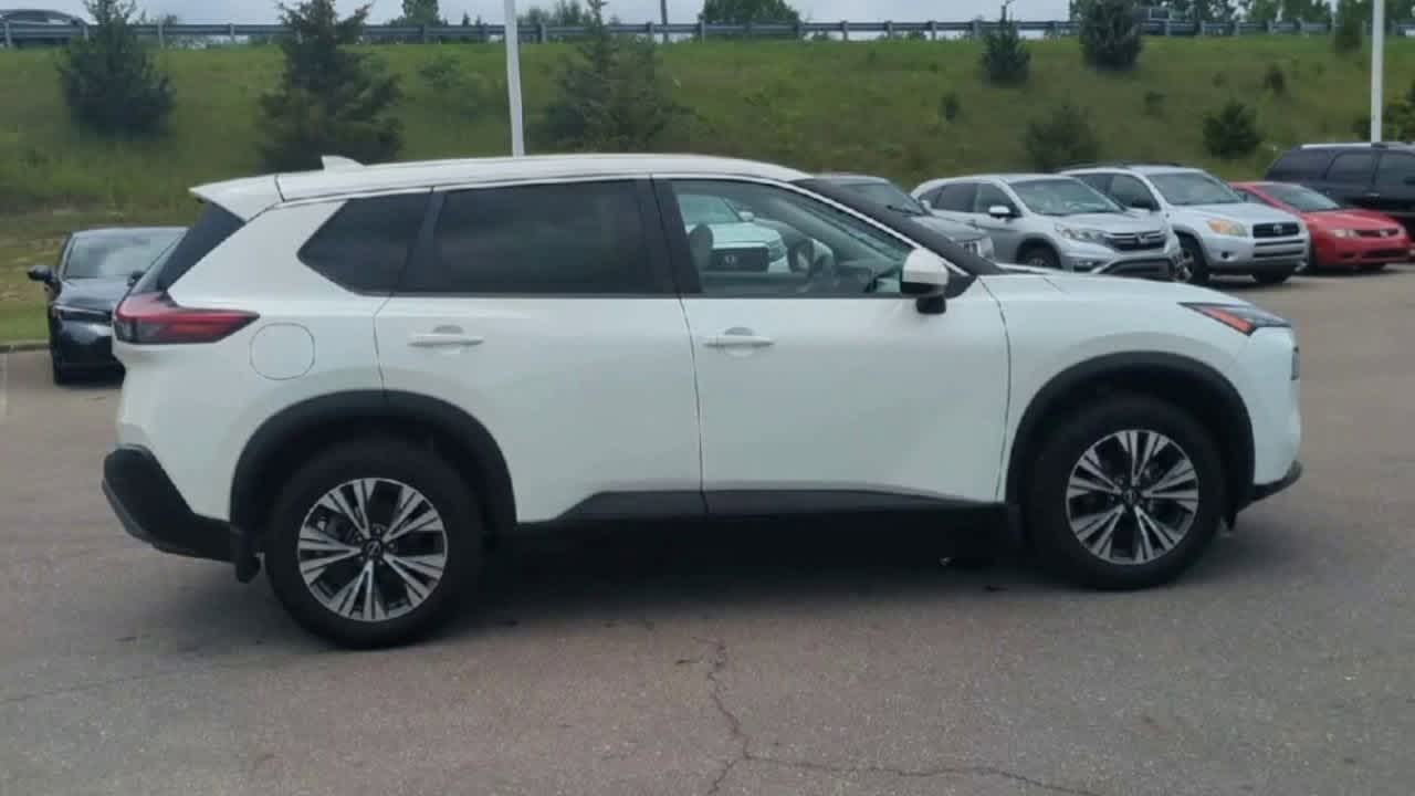 Thumbnail: 2023 Nissan Rogue - 9