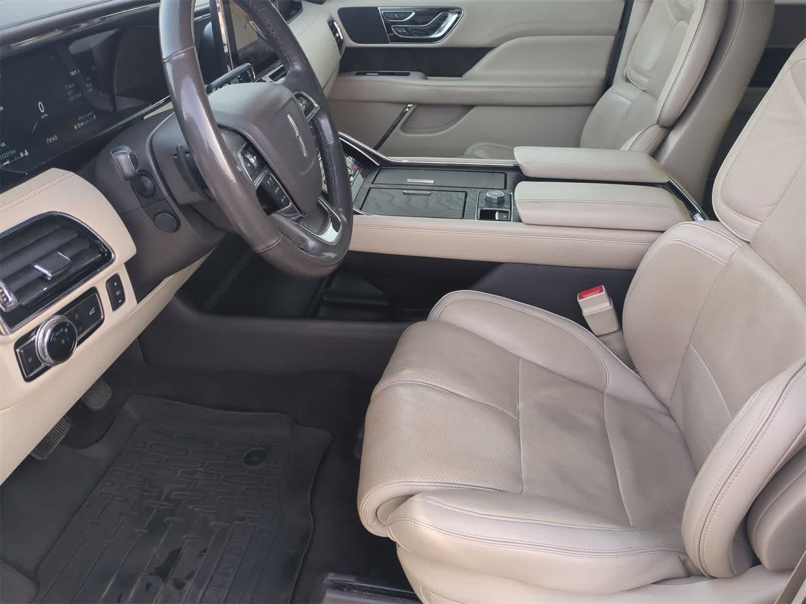 Thumbnail: 2018 Lincoln Navigator - 17