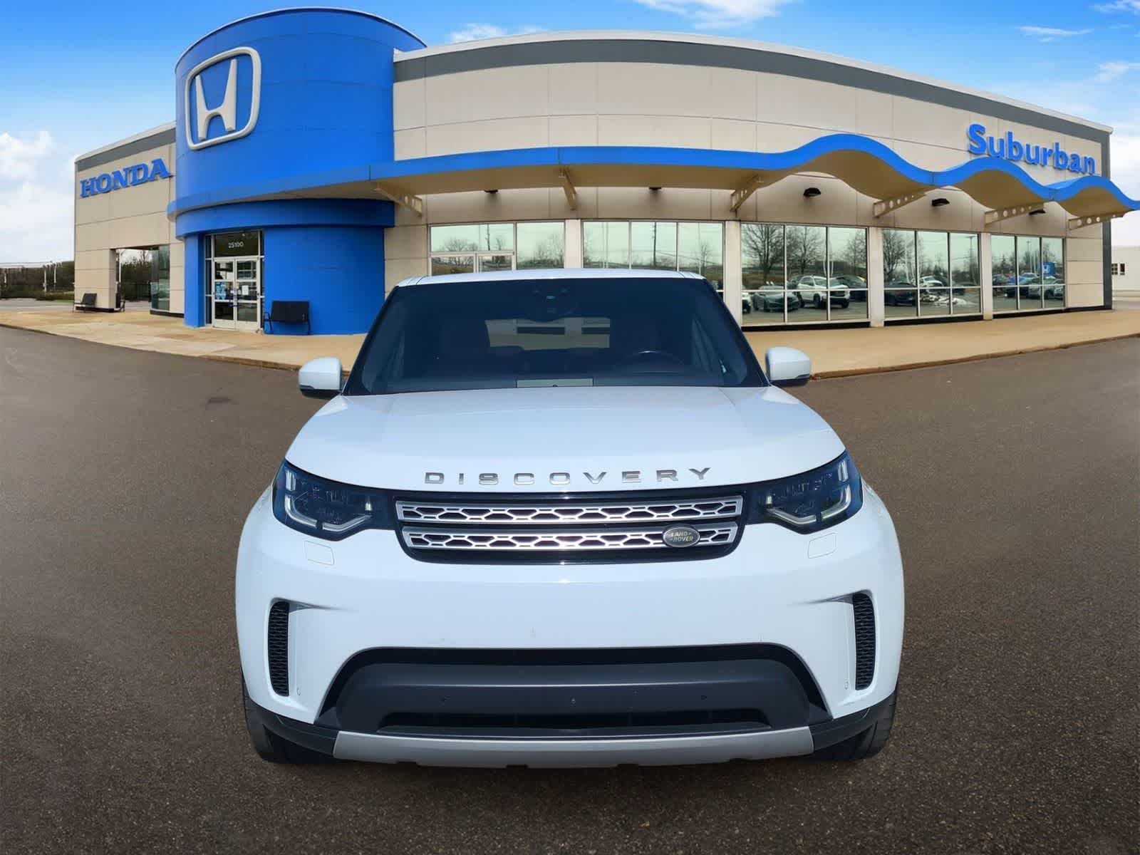 Thumbnail: 2018 Land Rover Discovery - 3