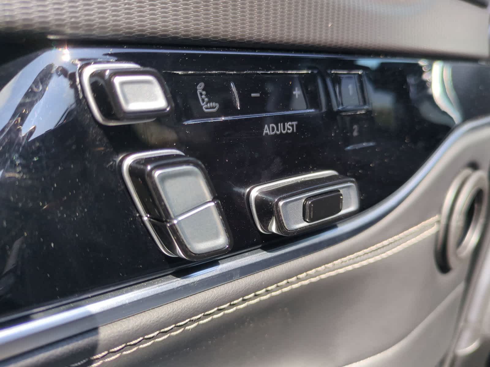 2022 Jeep Grand Wagoneer Obsidian - Photo 24
