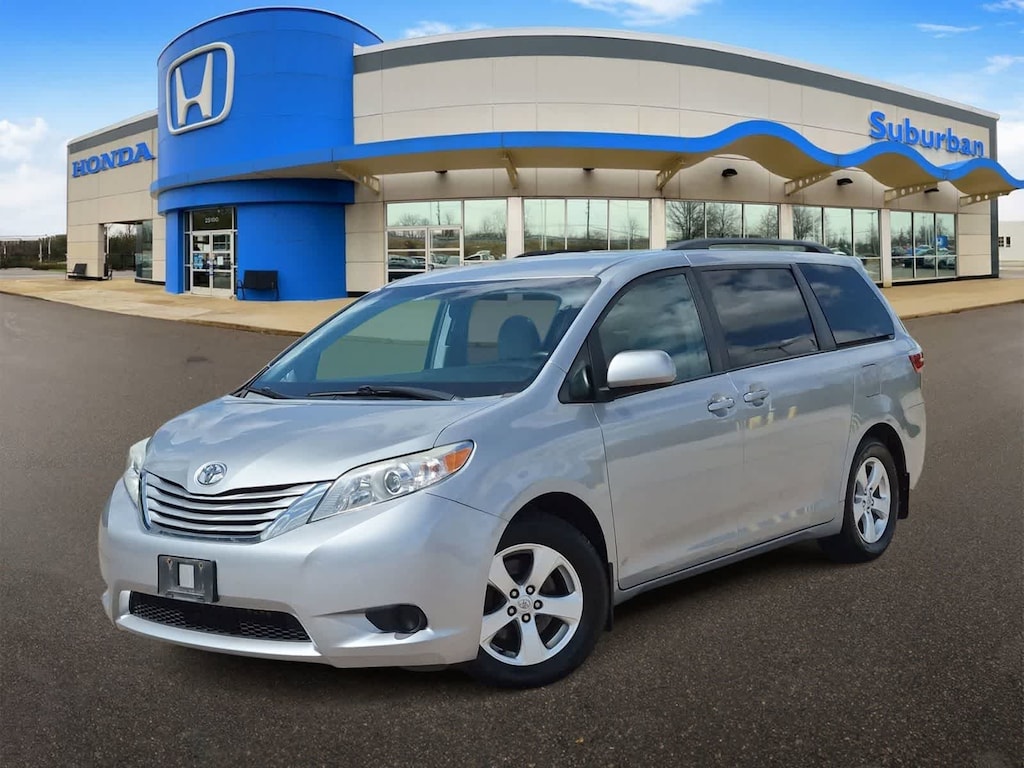 Used 2016 Toyota Sienna LE Van