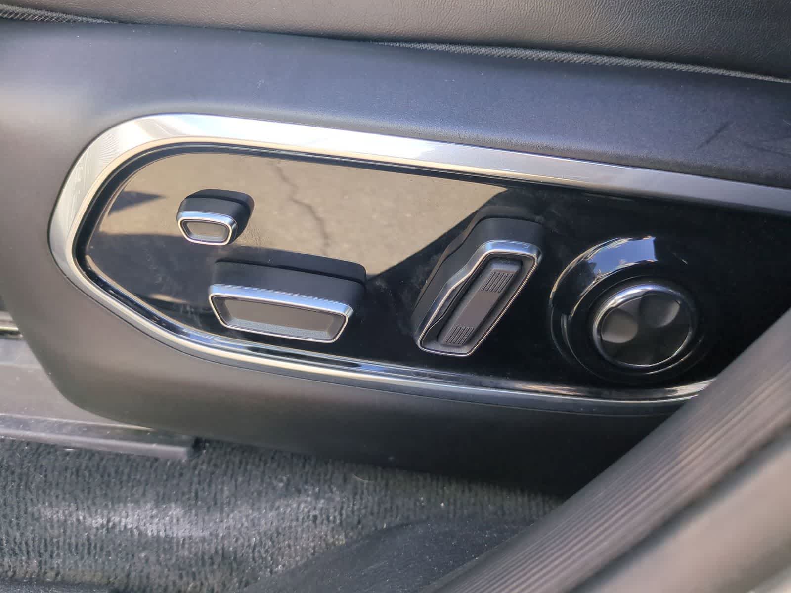 Thumbnail: 2023 Jeep Grand Cherokee L - 16