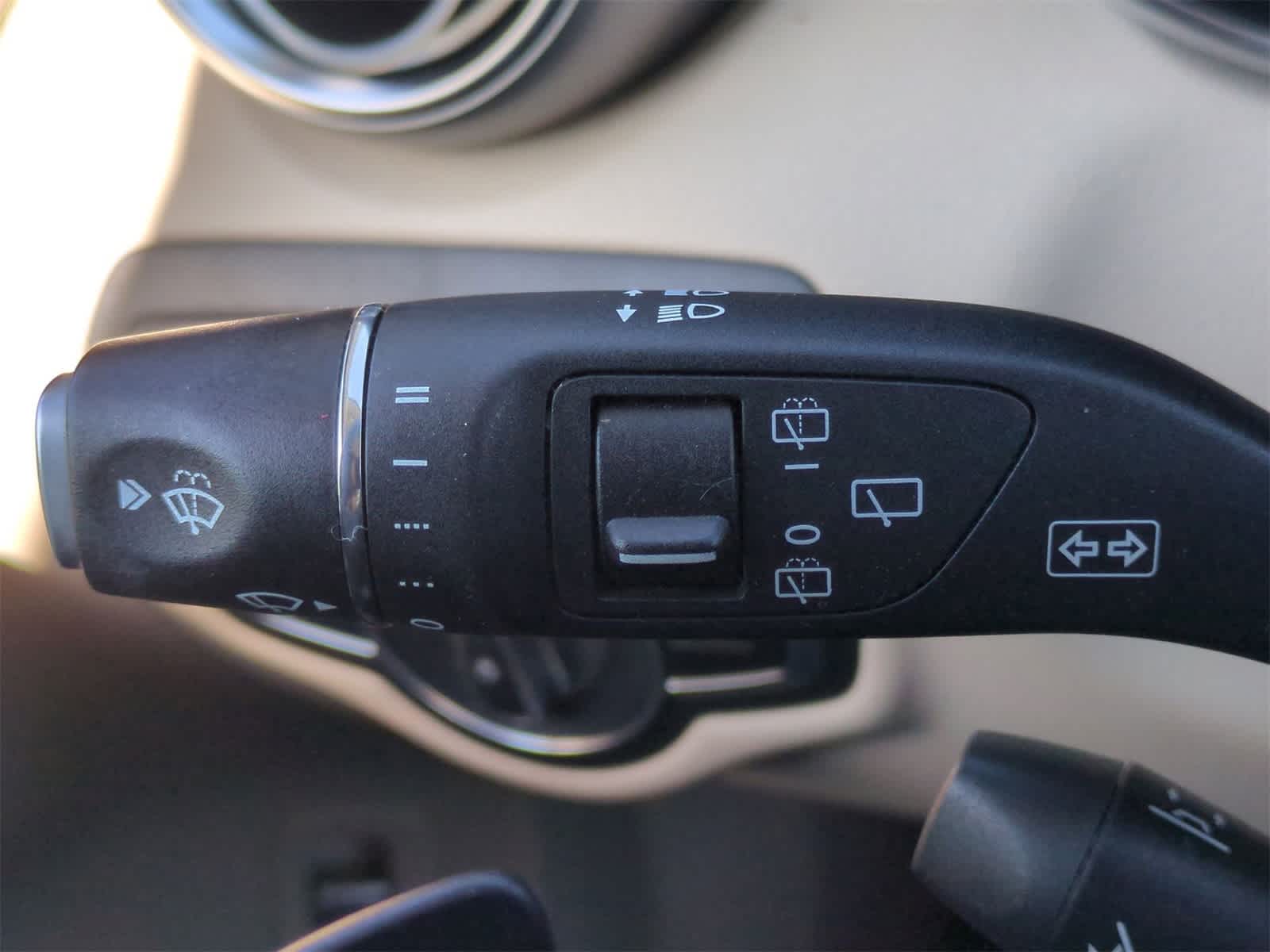 Thumbnail: 2022 Mercedes-Benz GLC - 26