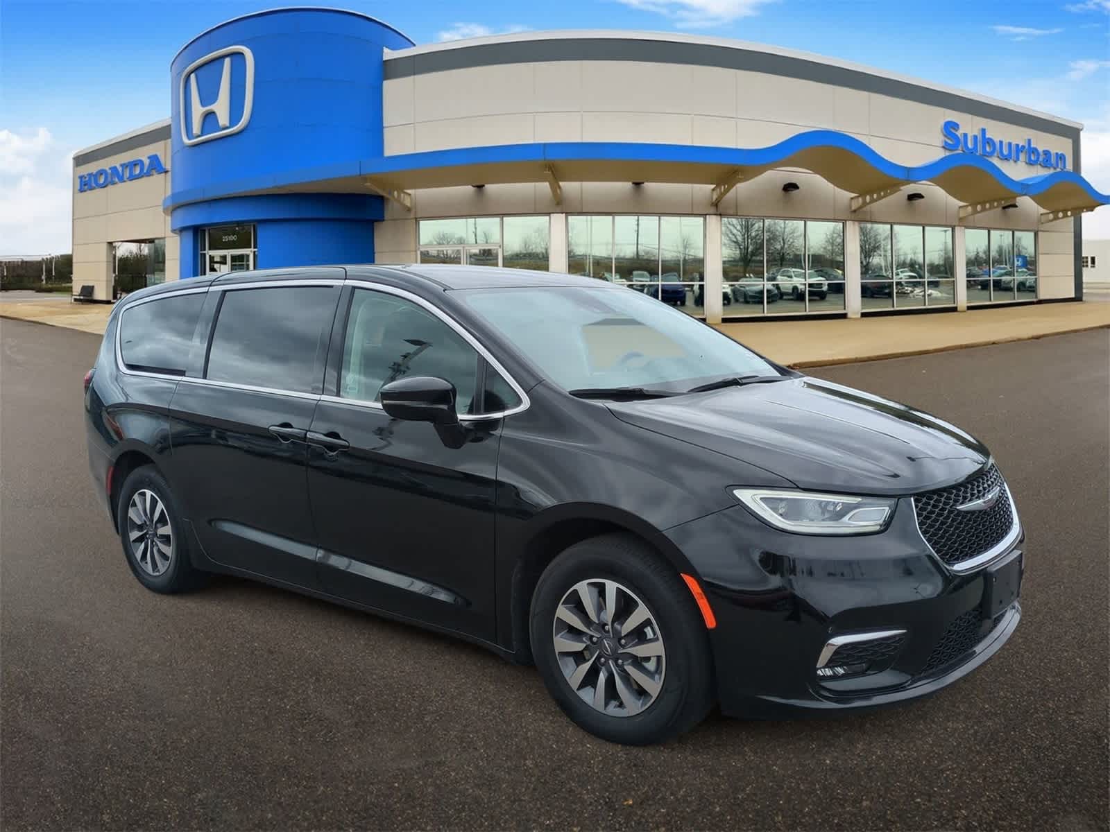 Thumbnail: 2024 Chrysler Pacifica - 2
