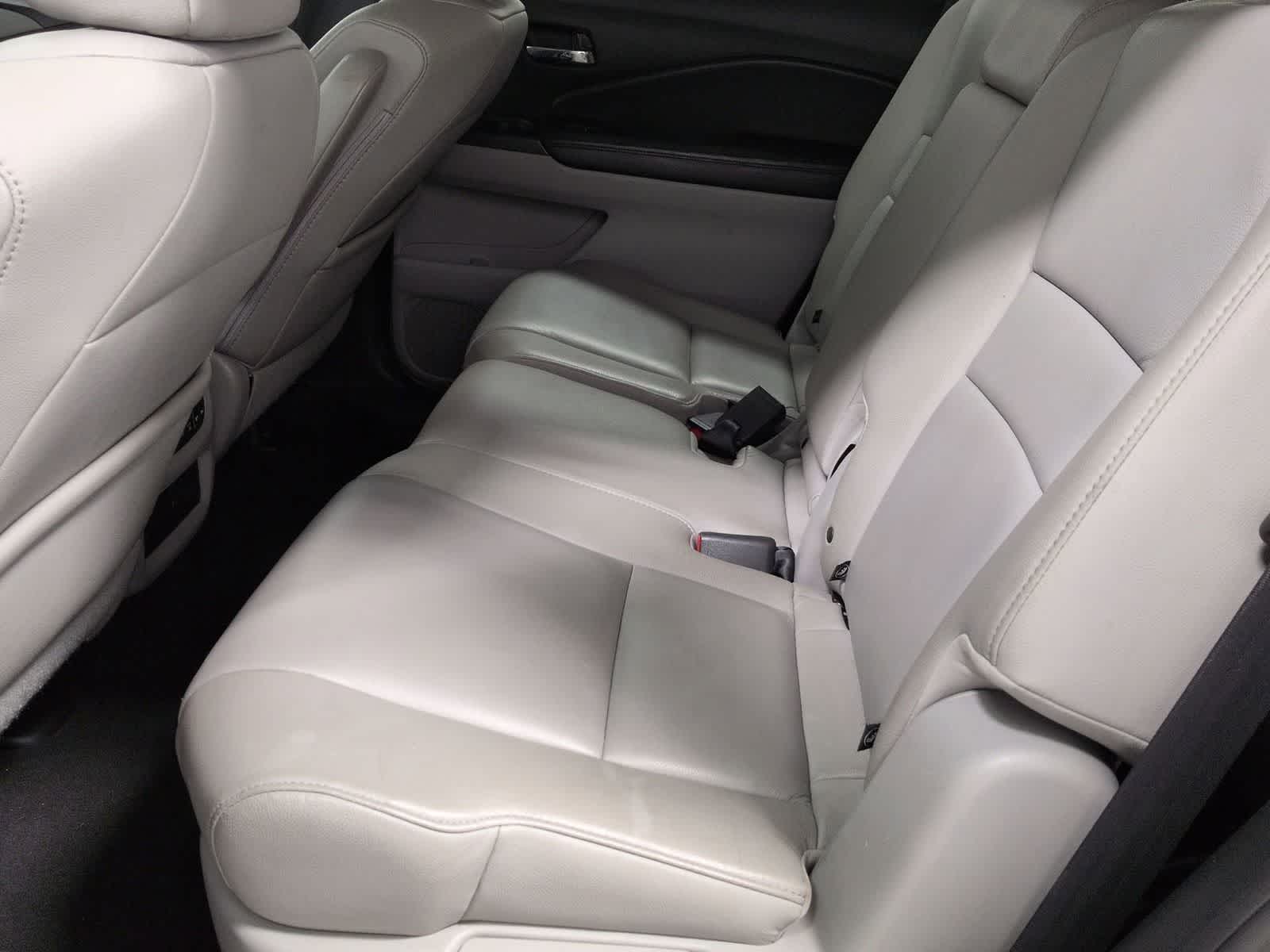 Thumbnail: 2016 Honda Pilot - 21