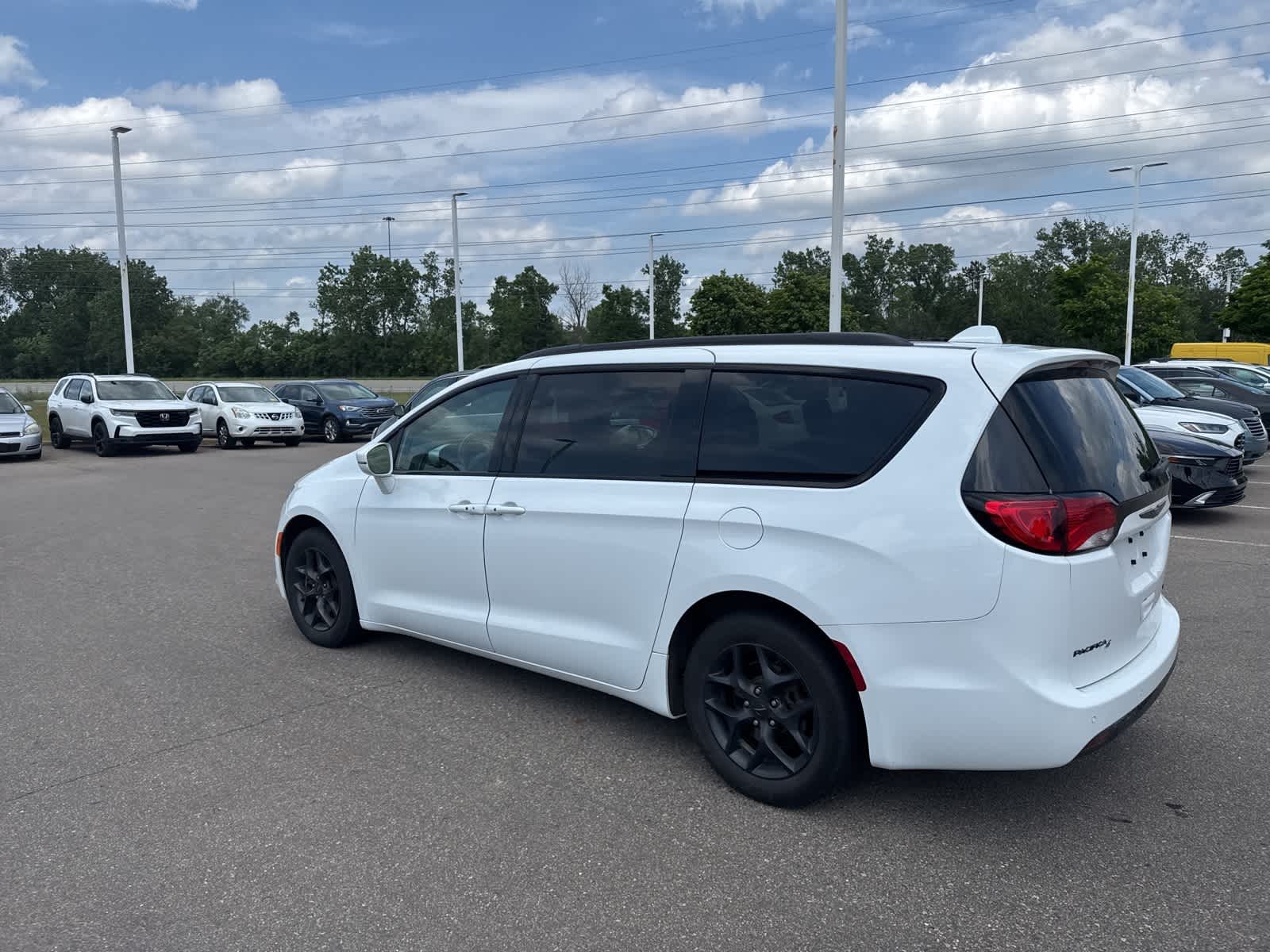 Thumbnail: 2019 Chrysler Pacifica - 16
