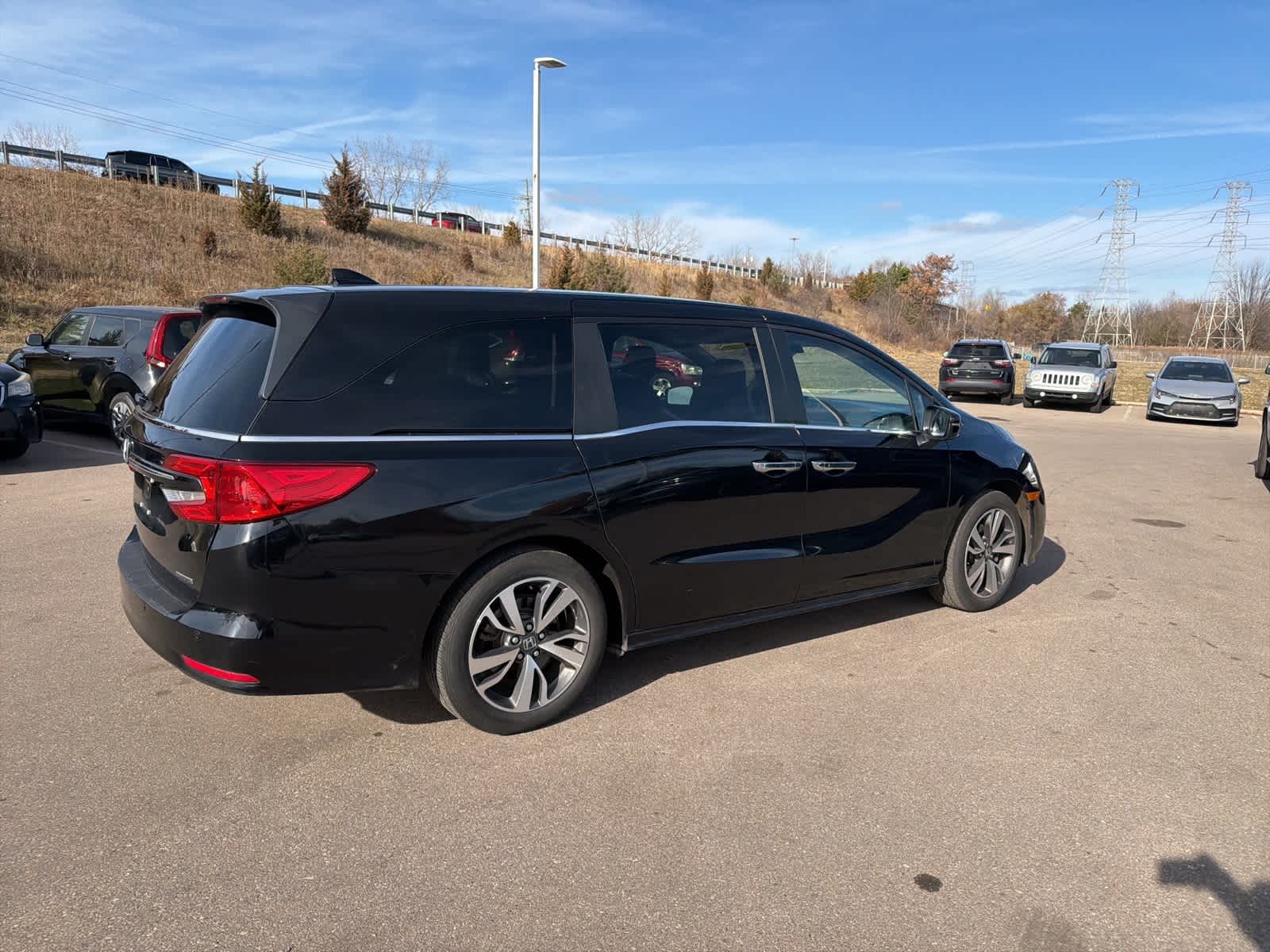 Thumbnail: 2023 Honda Odyssey - 16