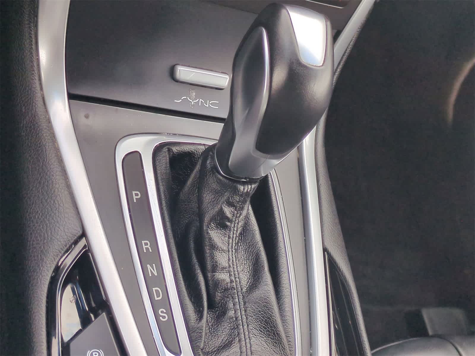 2016 Ford Edge Titanium 31