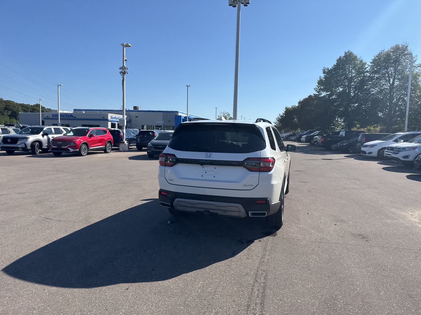 Thumbnail: 2023 Honda Pilot - 17