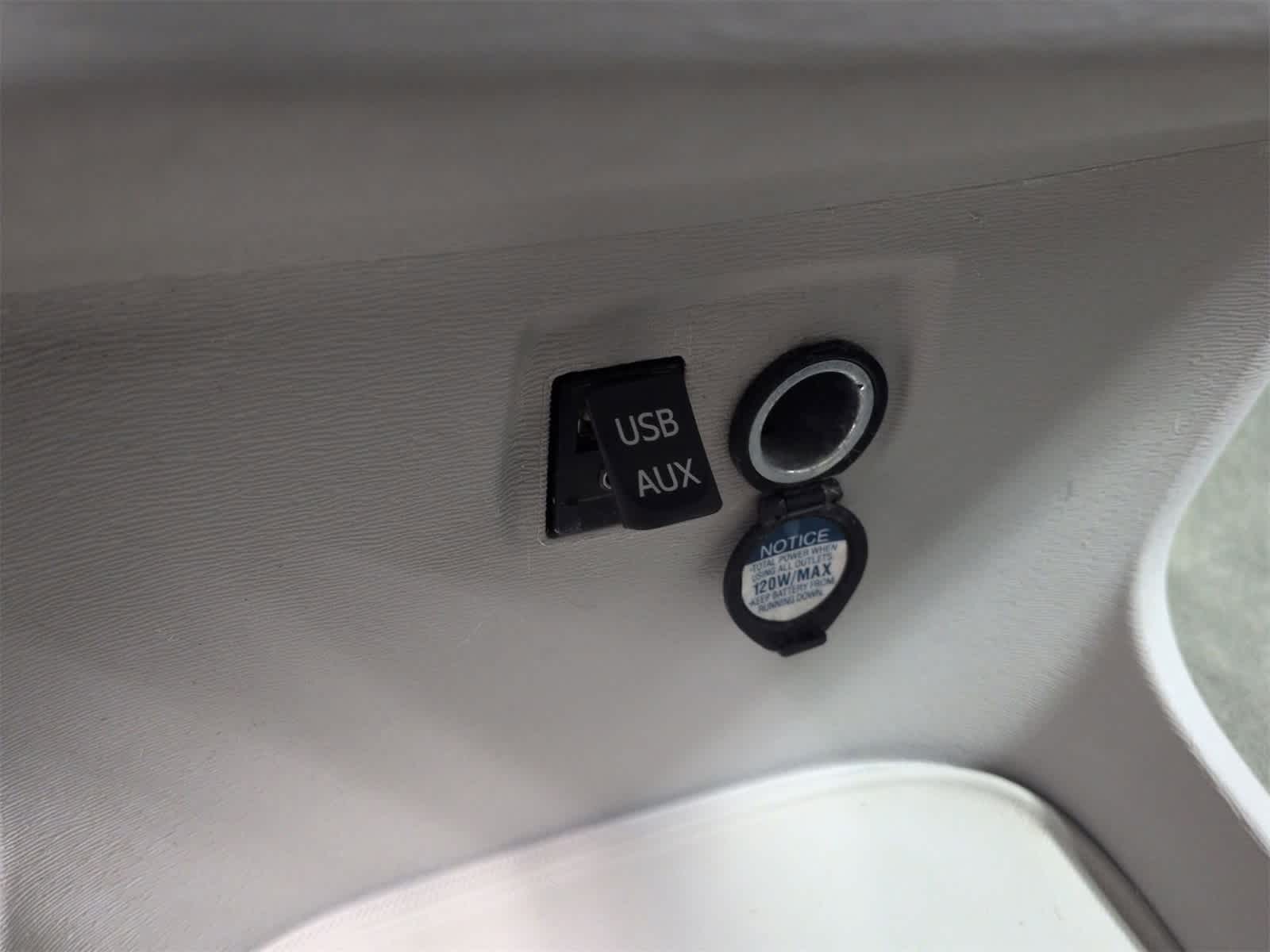 Thumbnail: 2013 Toyota Sienna - 32