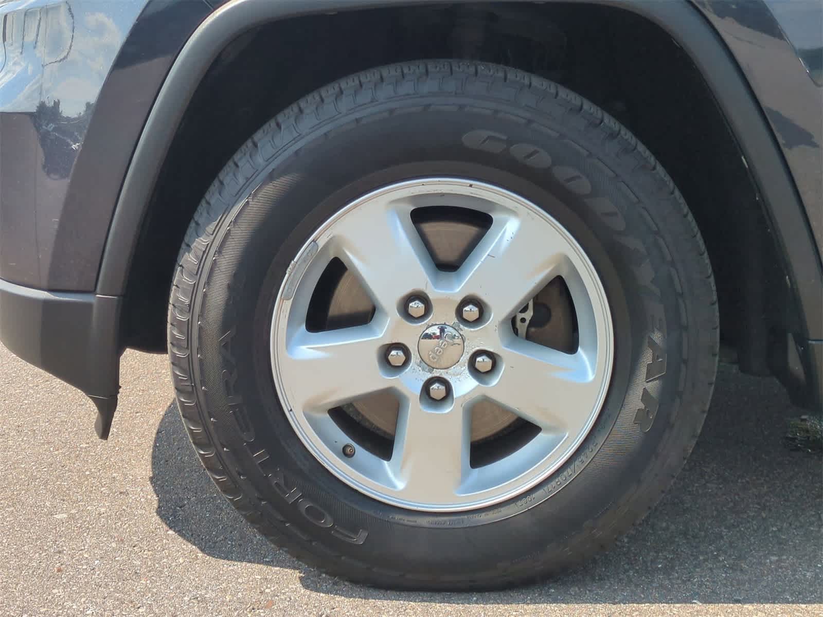 Thumbnail: 2012 Jeep Grand Cherokee - 14