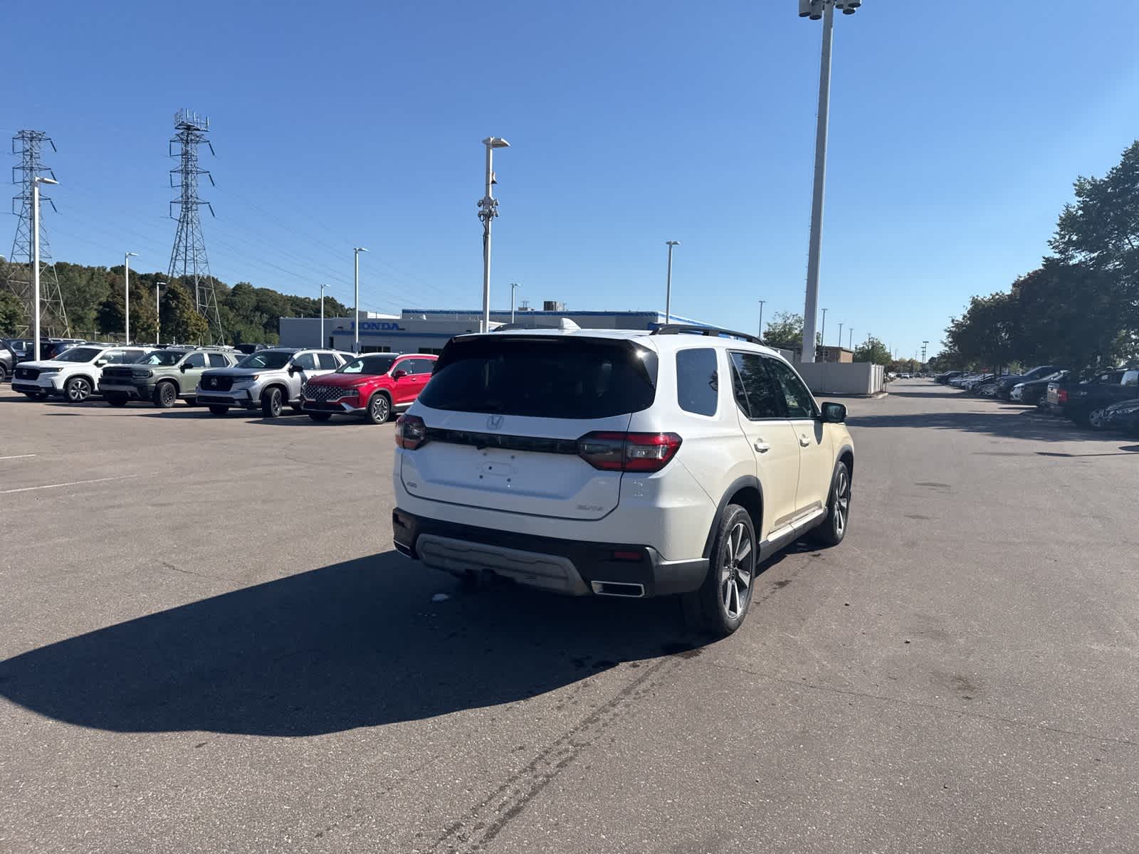 Thumbnail: 2023 Honda Pilot - 16