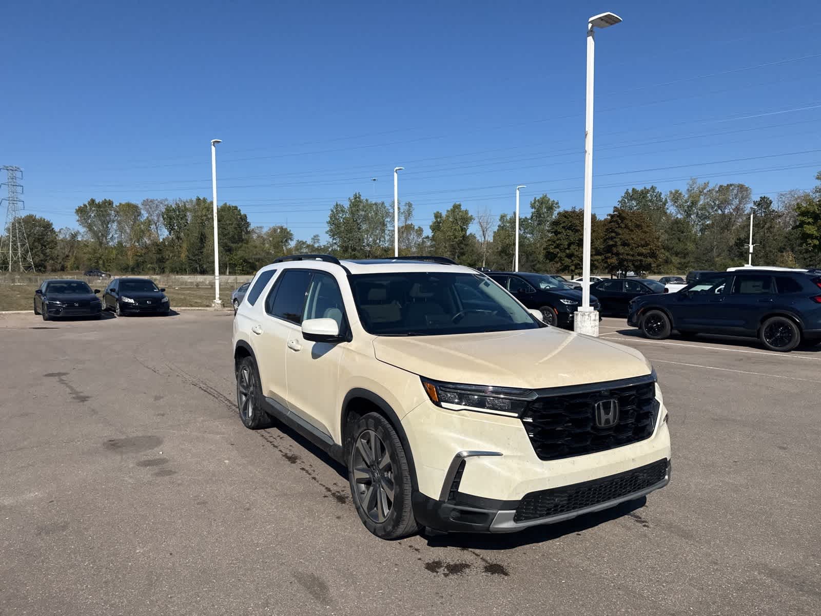 Thumbnail: 2023 Honda Pilot - 7