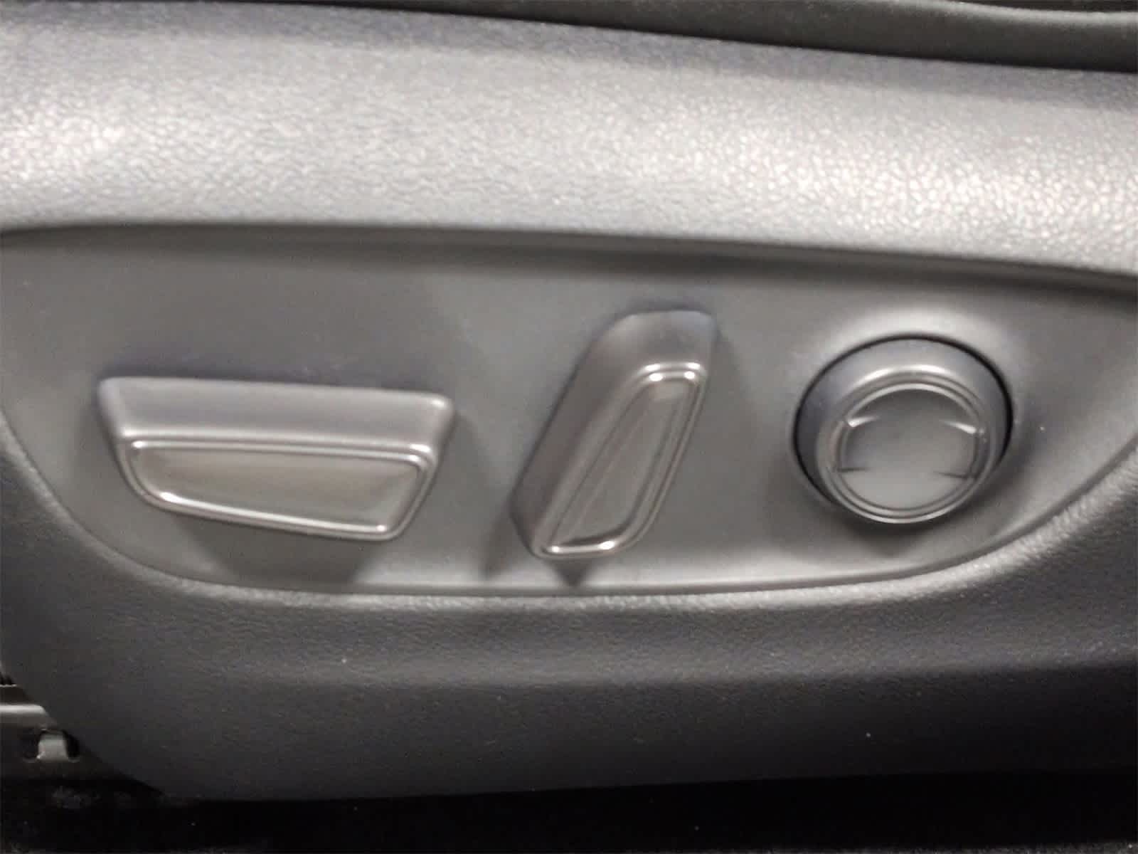 Thumbnail: 2024 Toyota RAV4 - 18